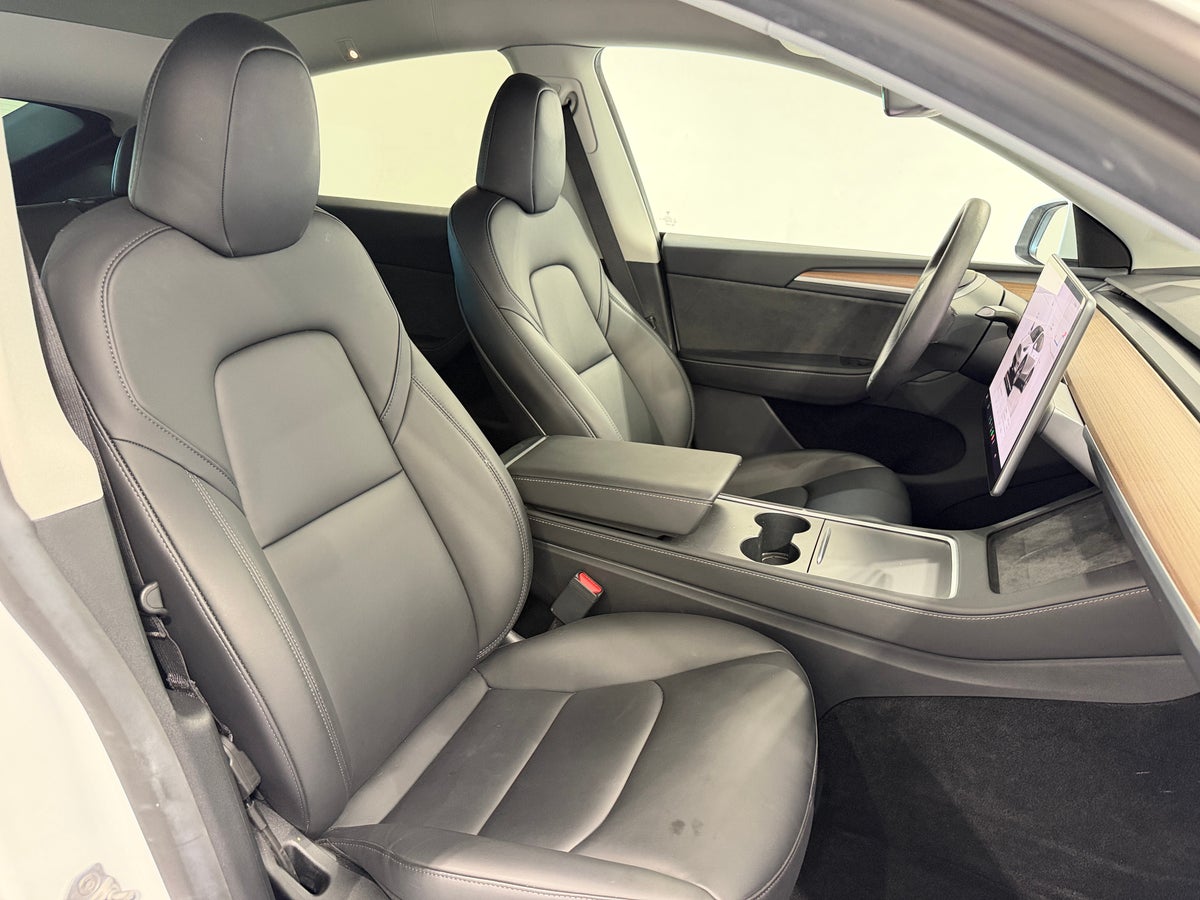 2023 Tesla Model Y Long Range All-Wheel Drive in Pearl White — photo 2