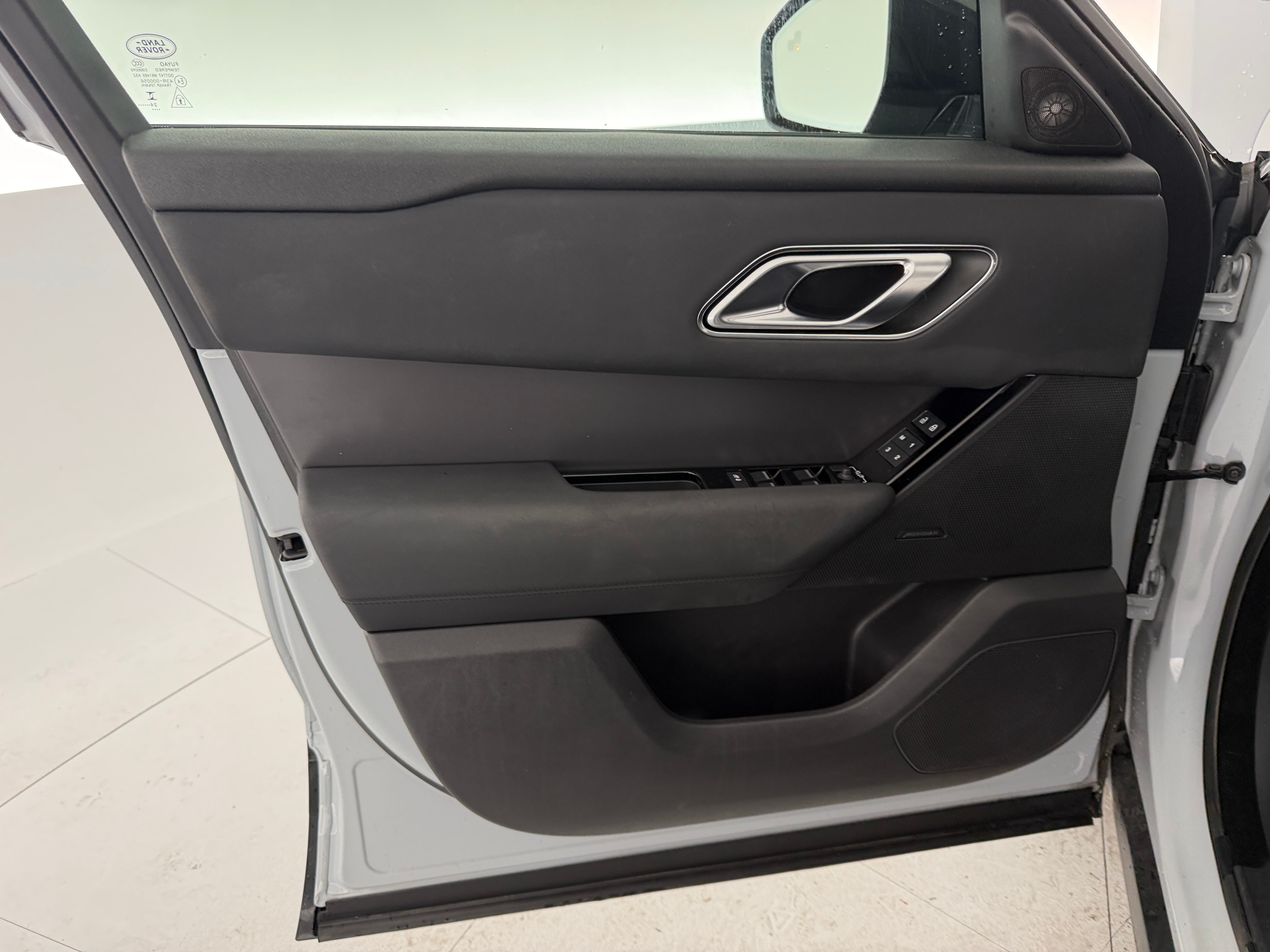 2025 Land Rover Range Rover Velar