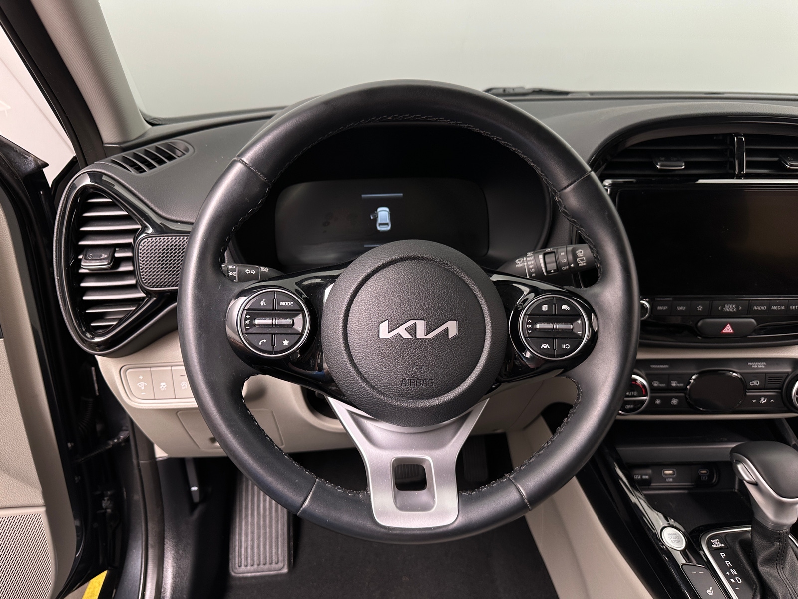 Thumbnail: 2023 Kia Soul - 5