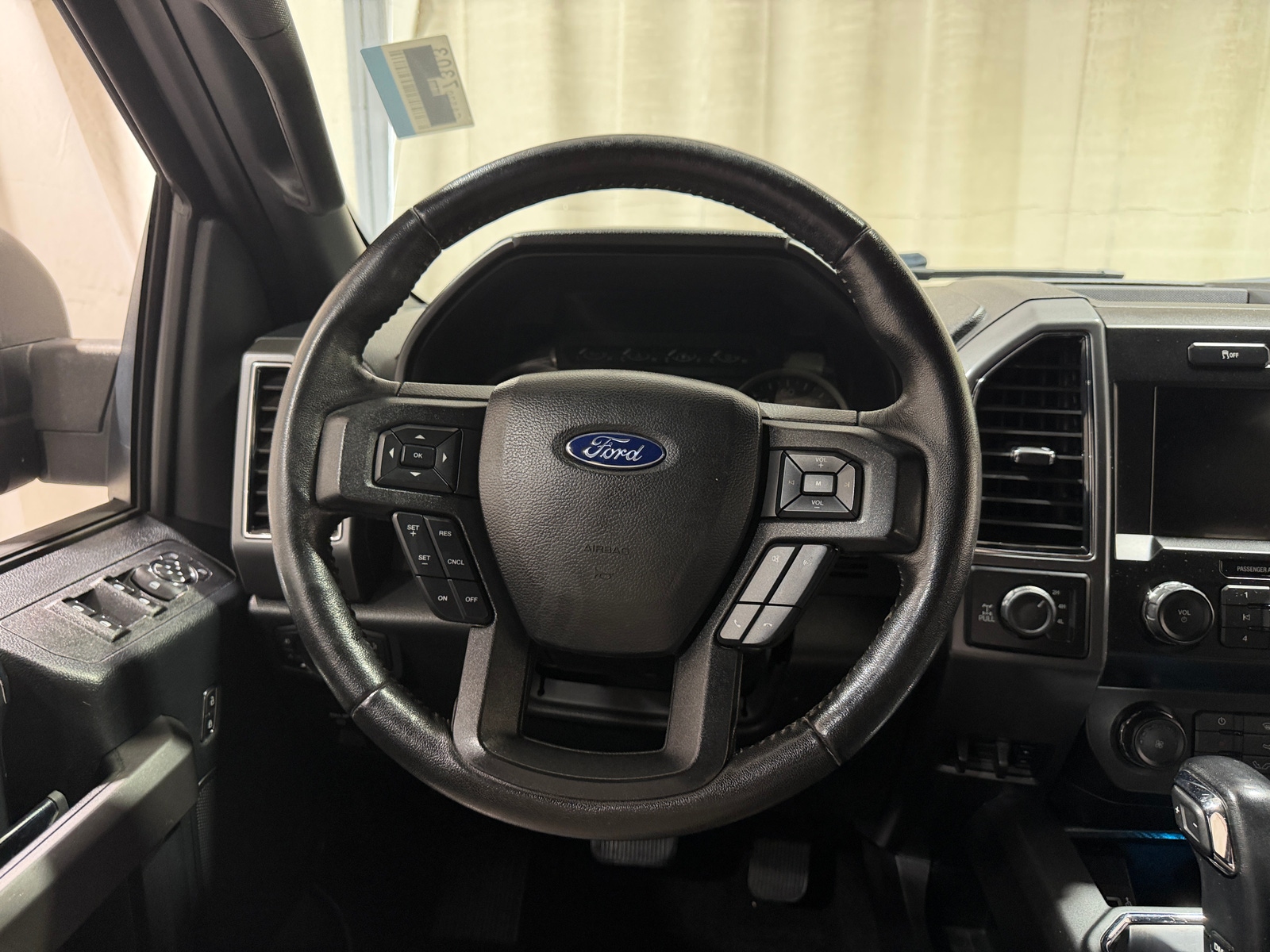 Thumbnail: 2019 Ford Econoline - 5