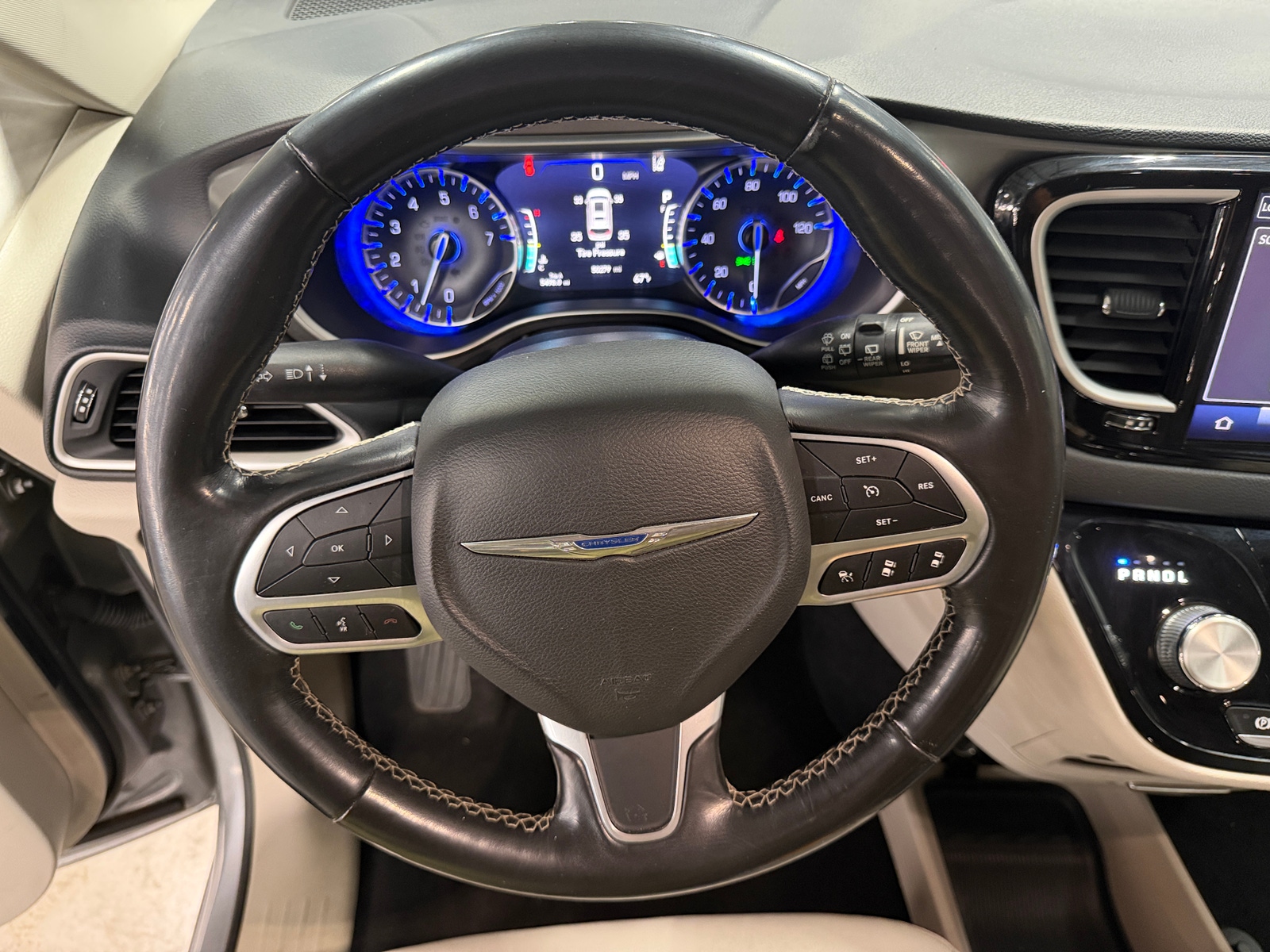 Thumbnail: 2021 Chrysler Pacifica - 4