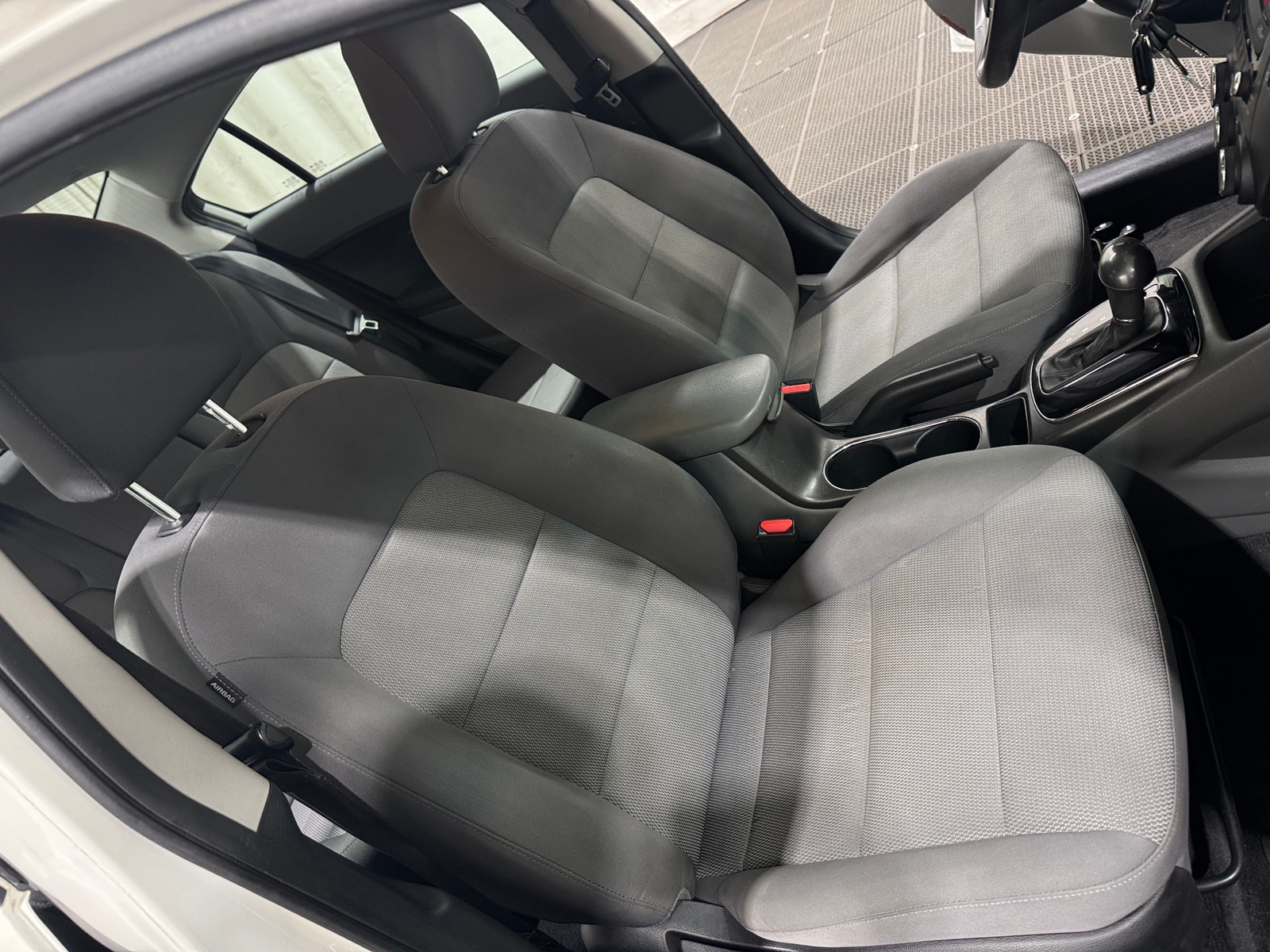 Thumbnail: 2017 Kia Forte - 2