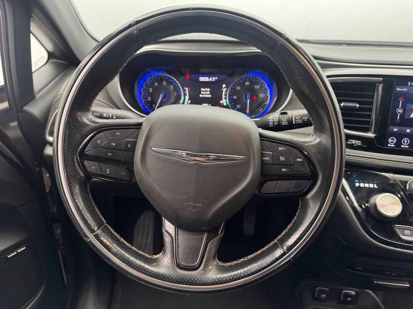 Thumbnail: 2018 Chrysler Pacifica - 4