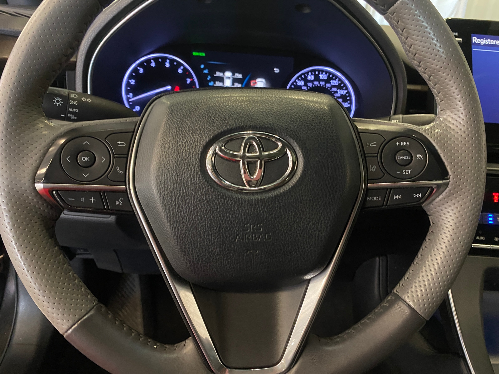 Thumbnail: 2019 Toyota Avalon - 5
