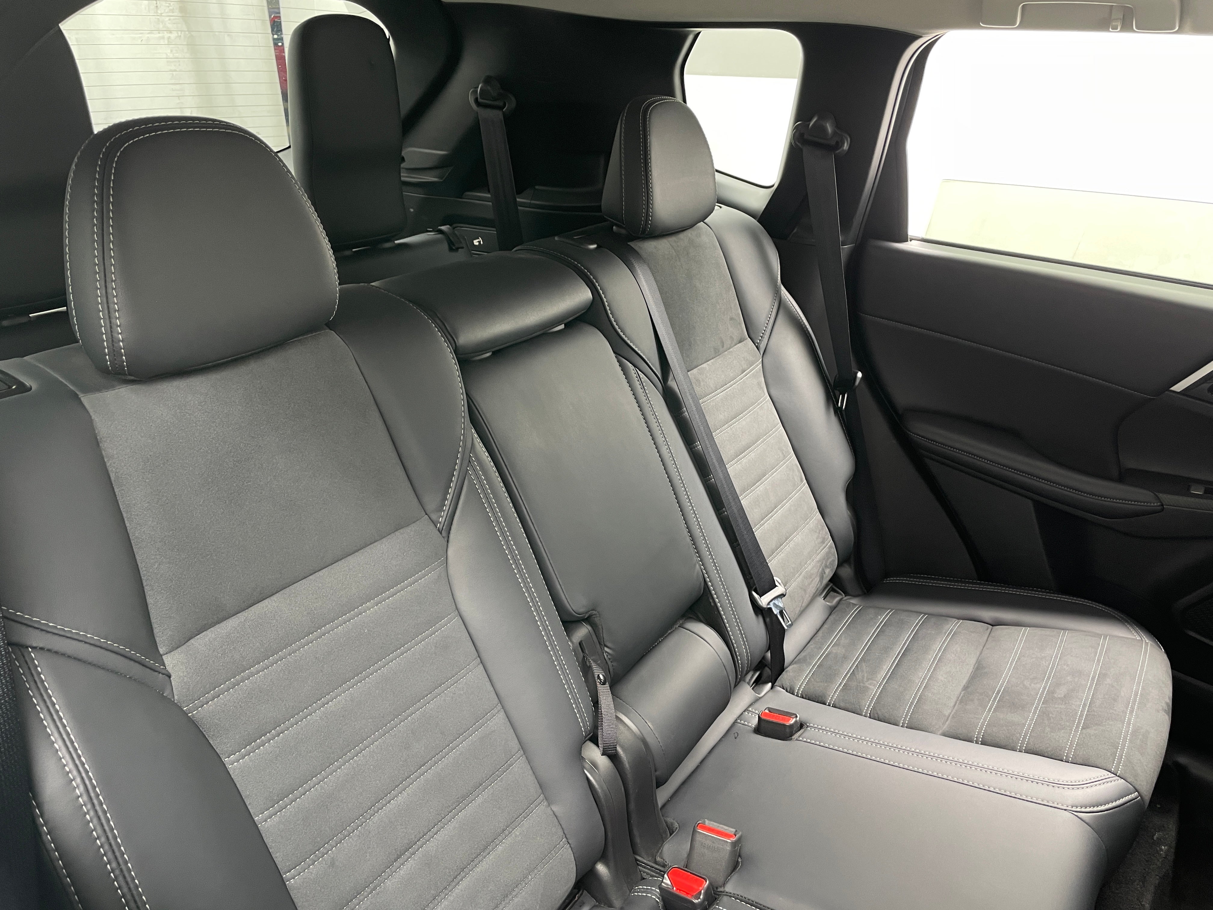2025 Mitsubishi Outlander