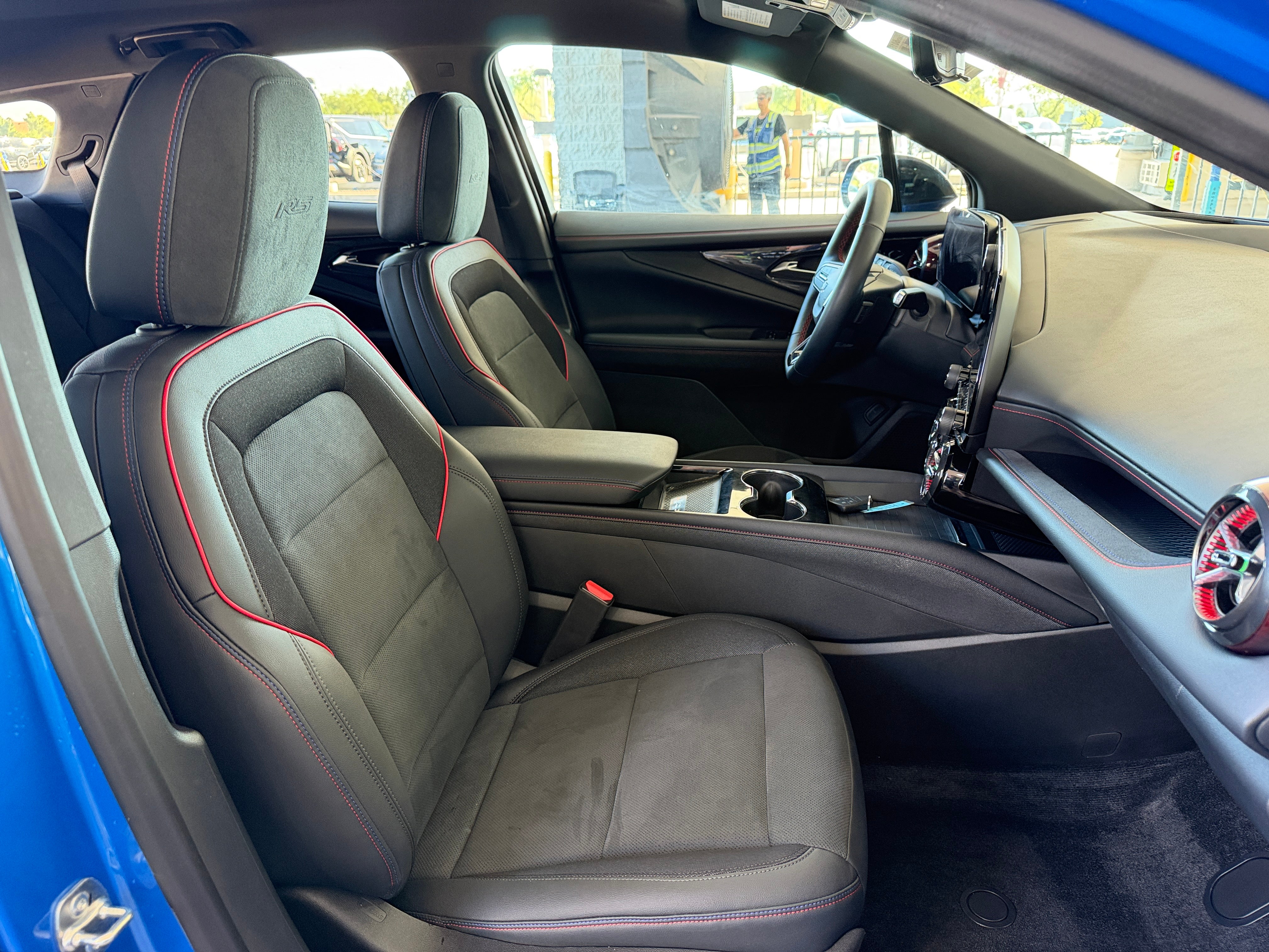 Used 2024 Chevrolet Blazer EV RS with VIN 3GNKDCRJ1RS196604 for sale in Oak Creek, WI