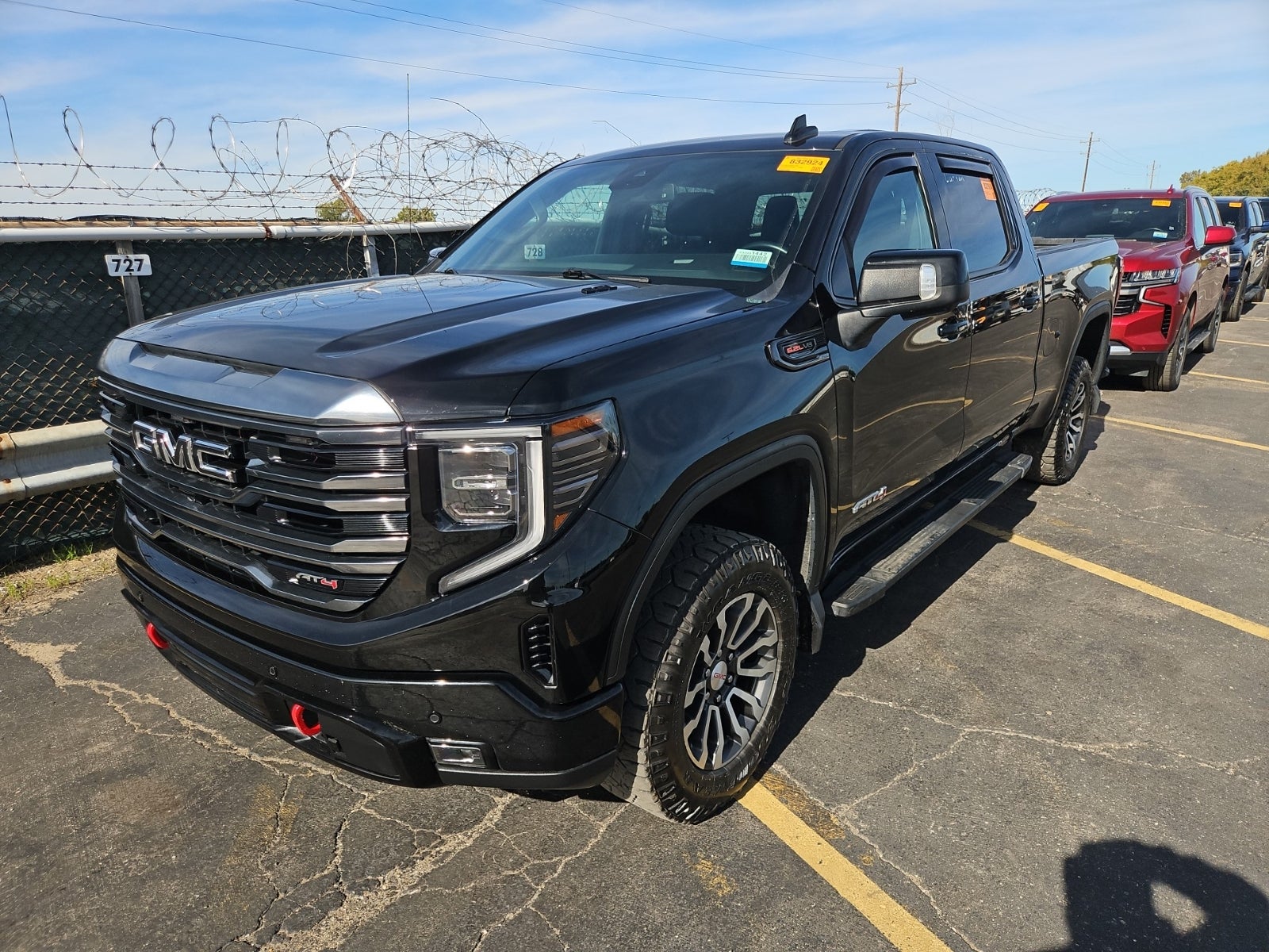 2023 GMC Sierra 1500 4WD Crew Cab 157" AT4