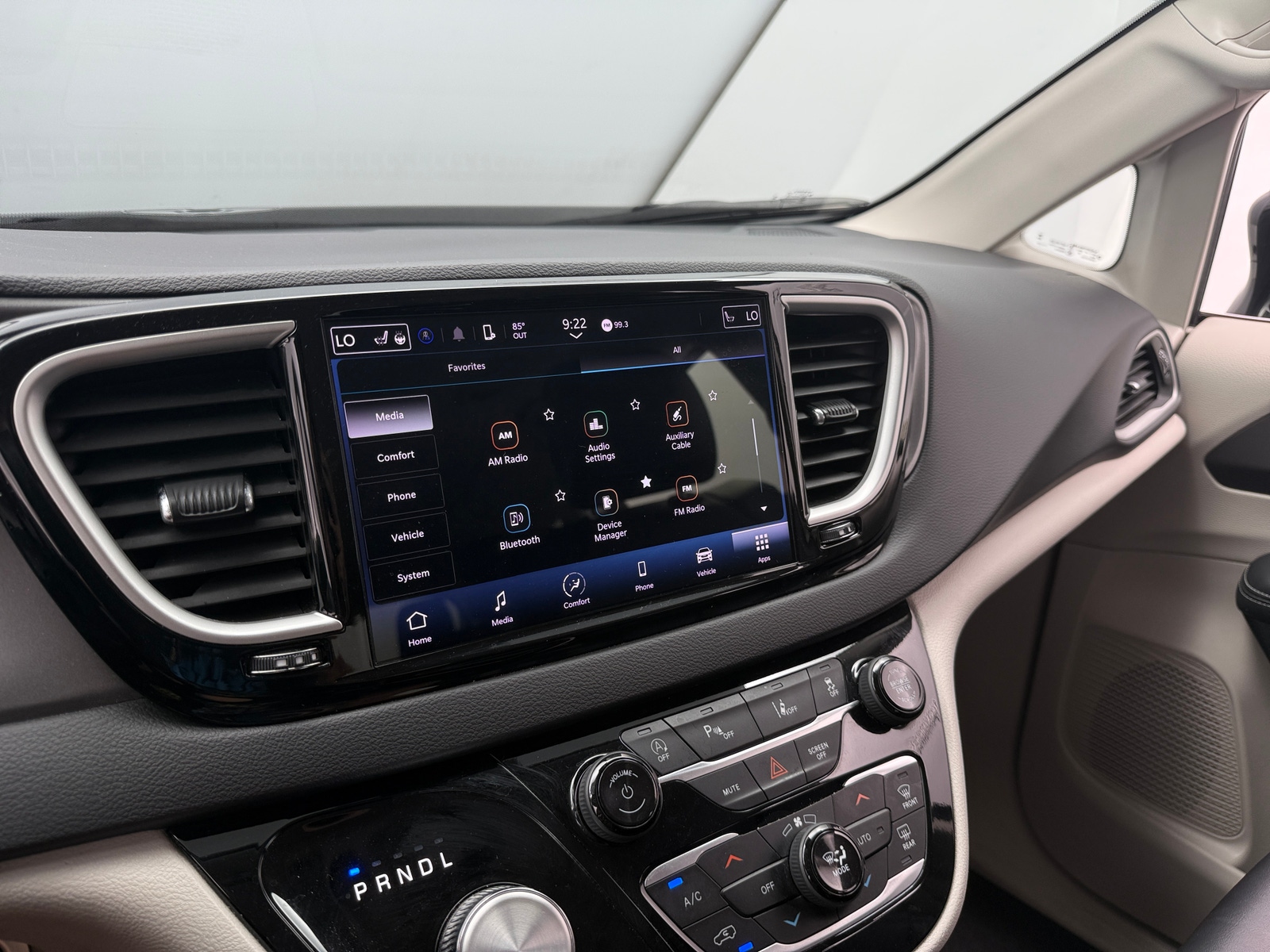 Thumbnail: 2024 Chrysler Pacifica - 3