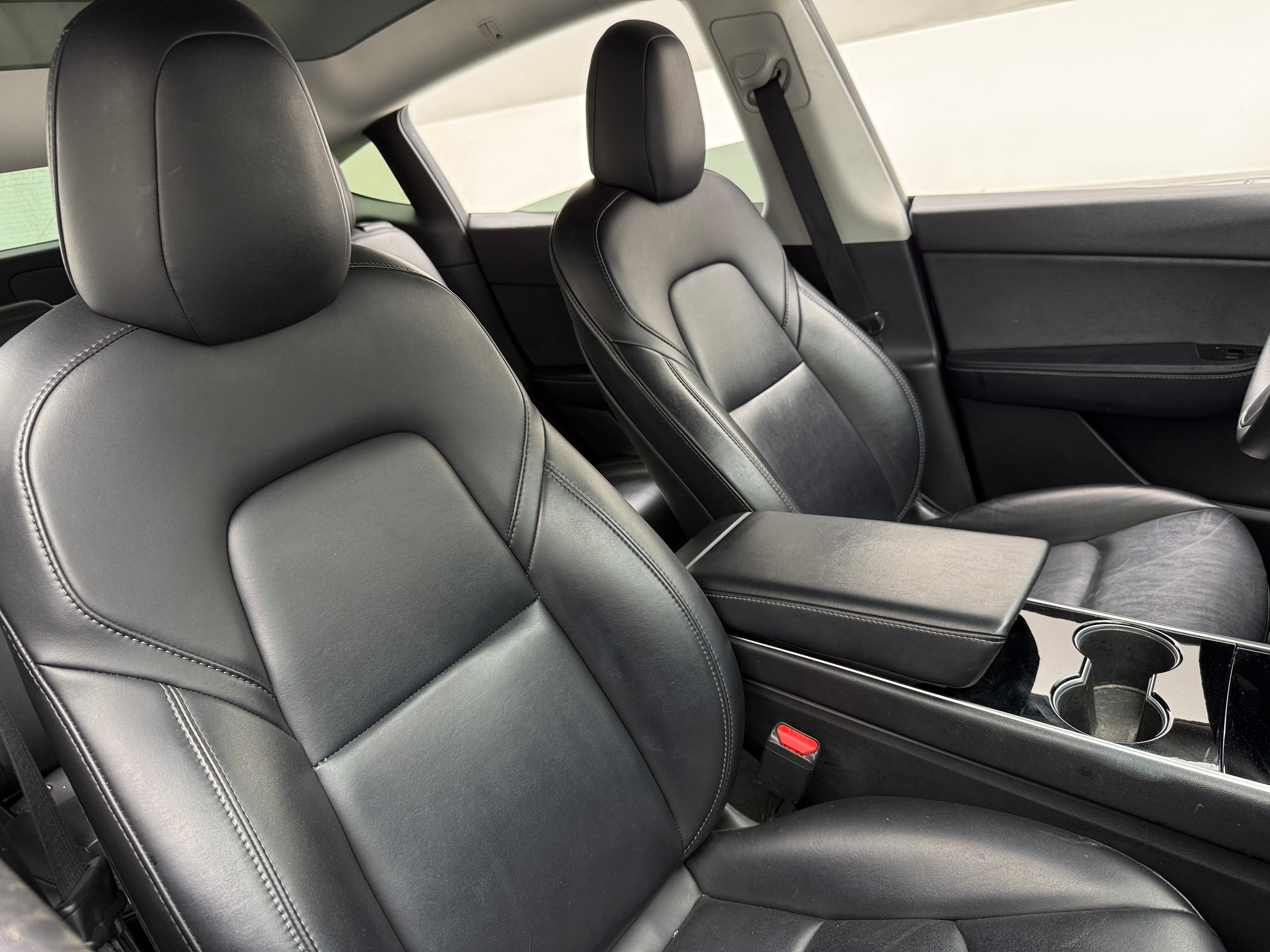 Used 2021 Tesla Model Y Standard Range with VIN 5YJYGDED1MF112718 for sale in Auburn, WA