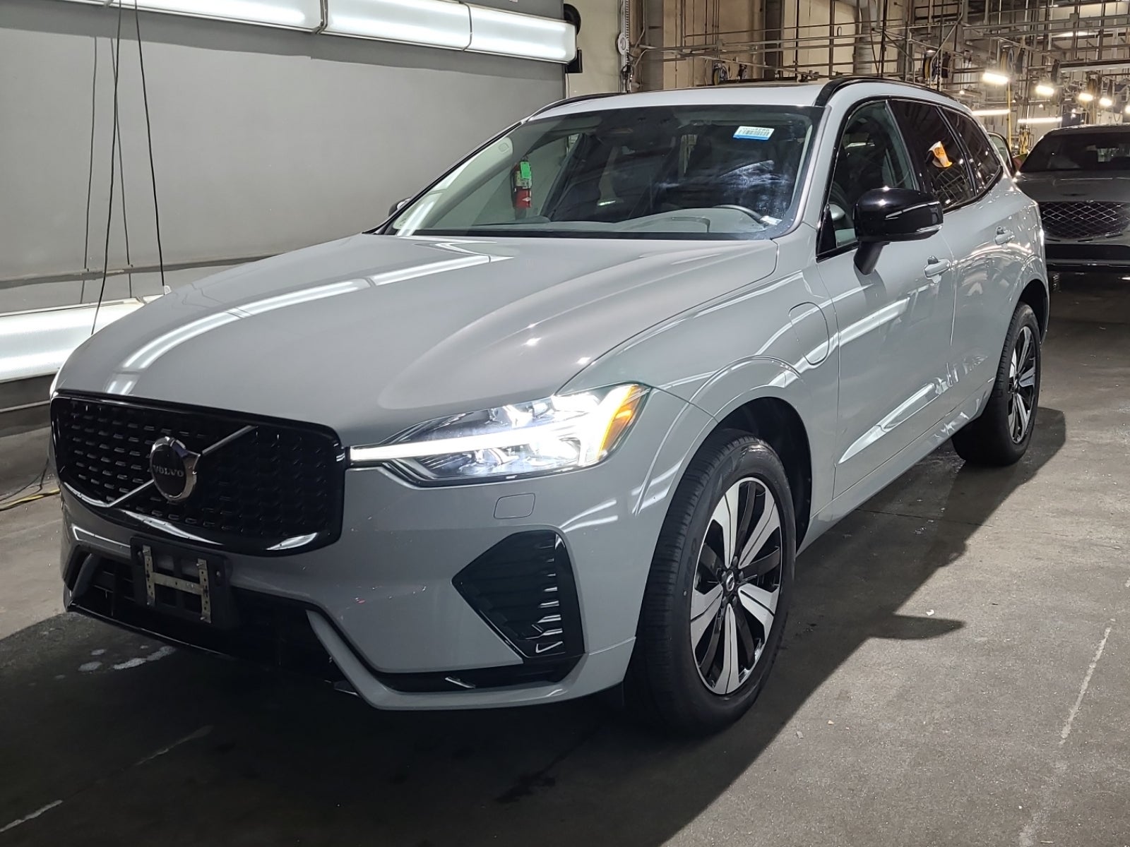 2025 Volvo XC60 Plug-In Hybrid Core