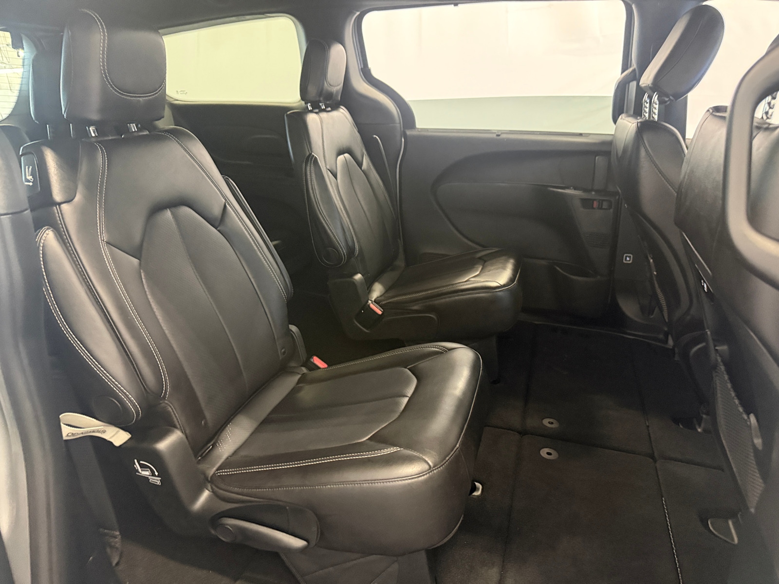 Thumbnail: 2026 Chrysler Pacifica - 5