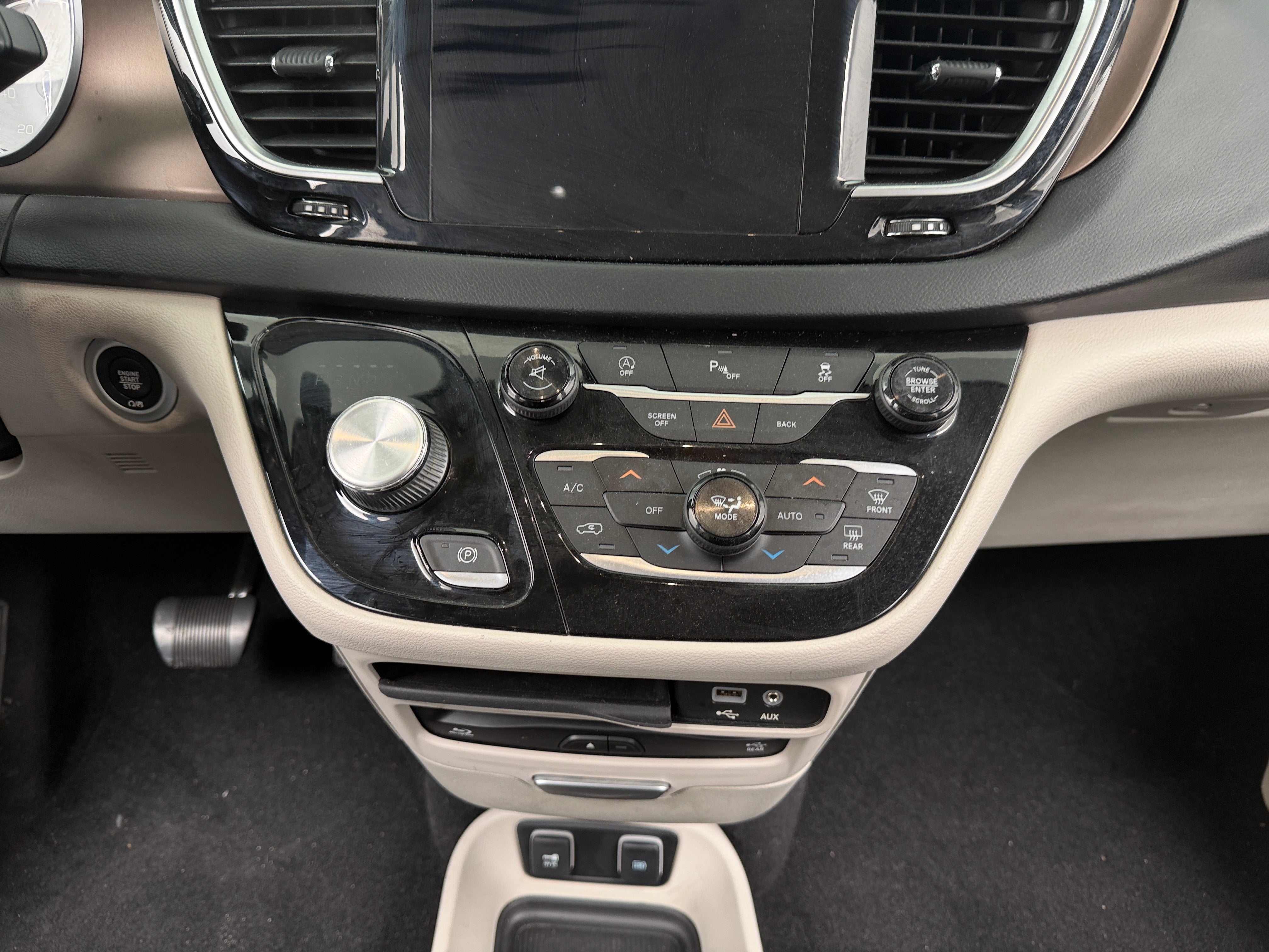 2017 Chrysler Pacifica Touring-L Plus