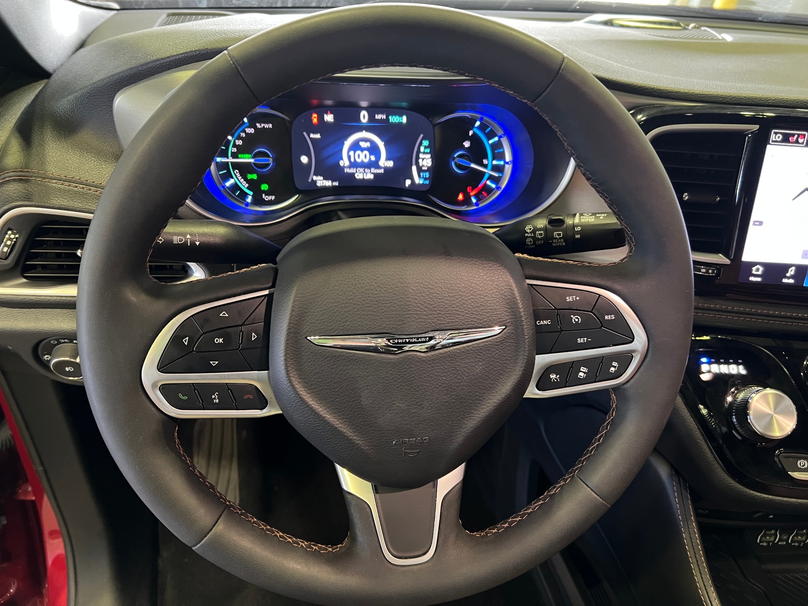 Thumbnail: 2025 Chrysler Pacifica - 4