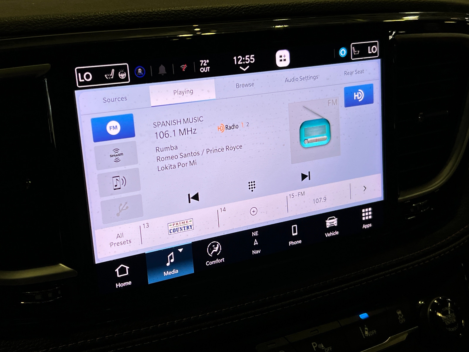 Thumbnail: 2025 Chrysler Pacifica - 3