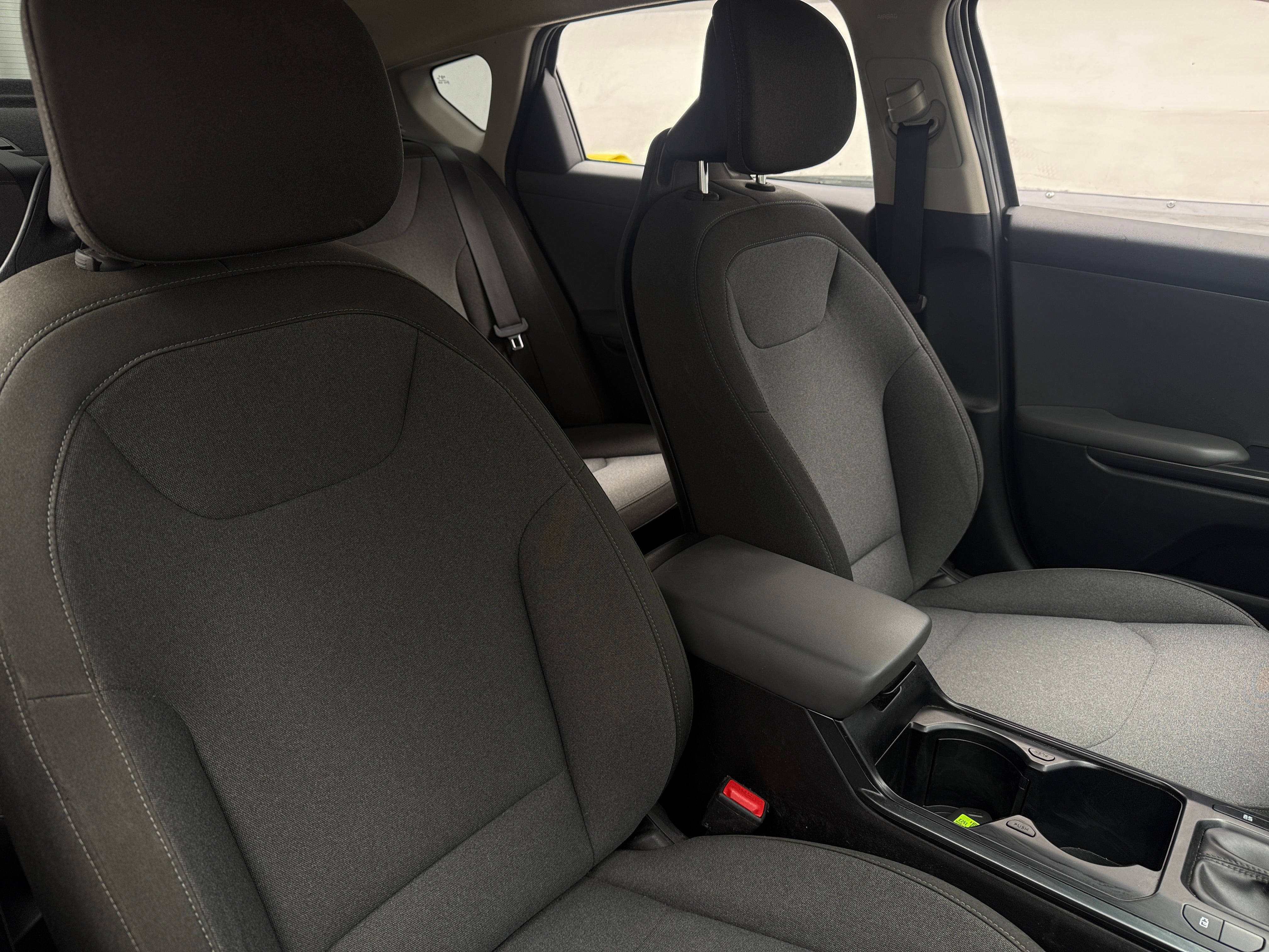 2025 Kia K4 LXS - Photo 2