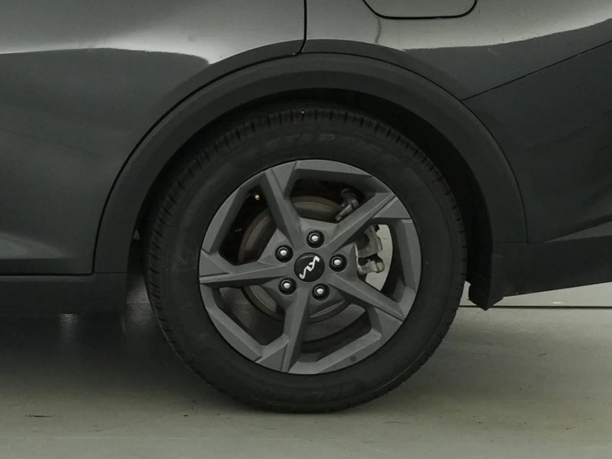2025 Kia K4 LXS - Photo 16