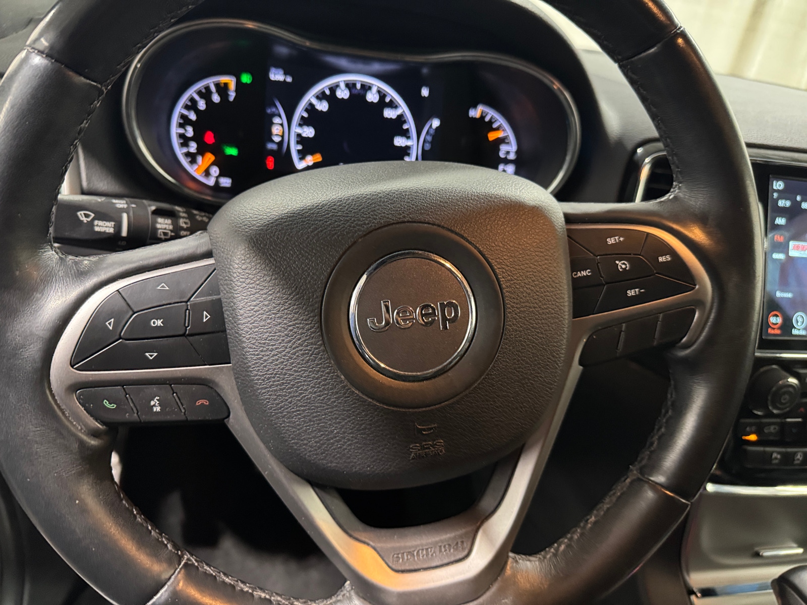 Thumbnail: 2019 Jeep Grand Cherokee - 4