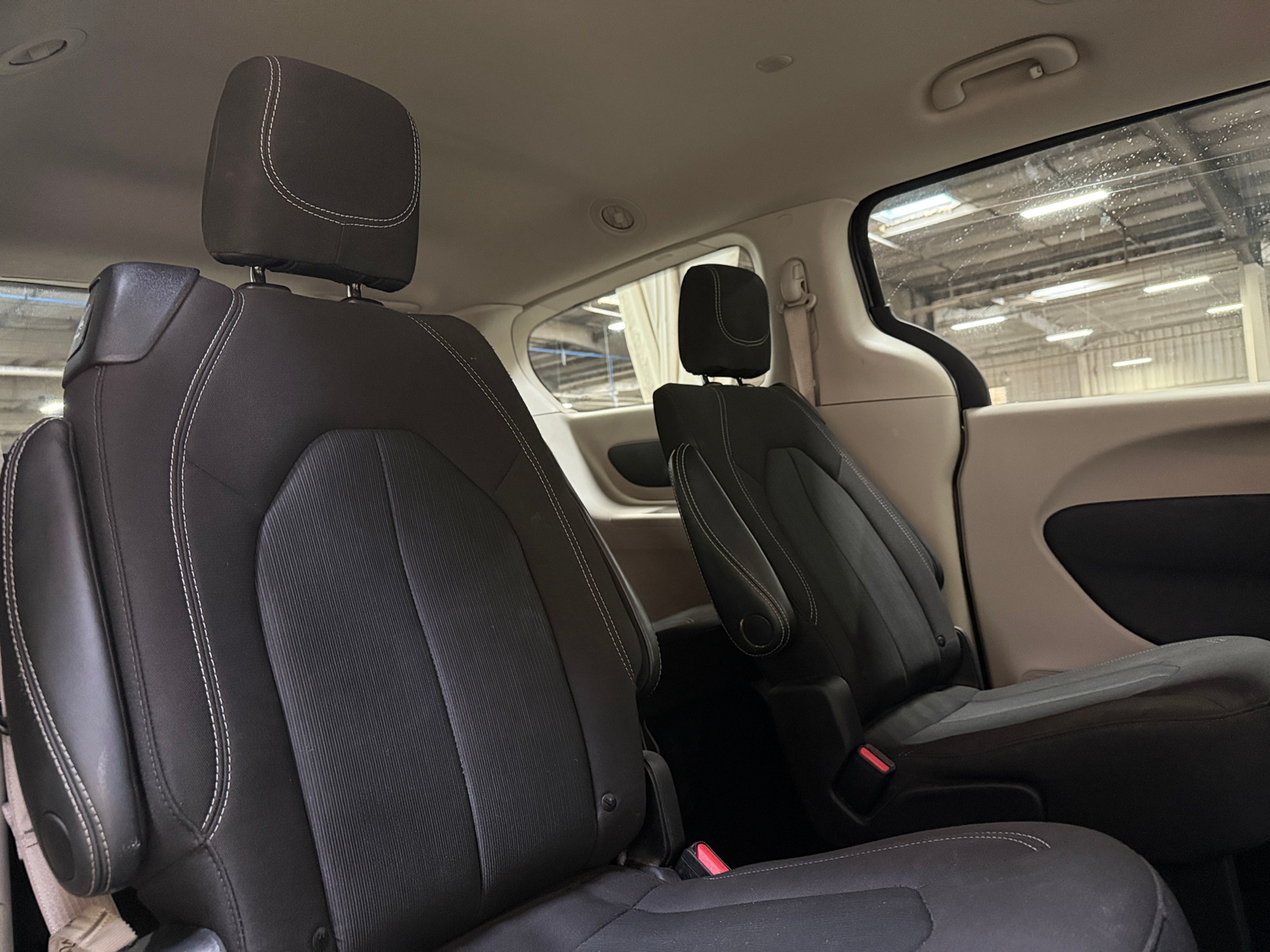 Thumbnail: 2023 Chrysler Voyager - 6