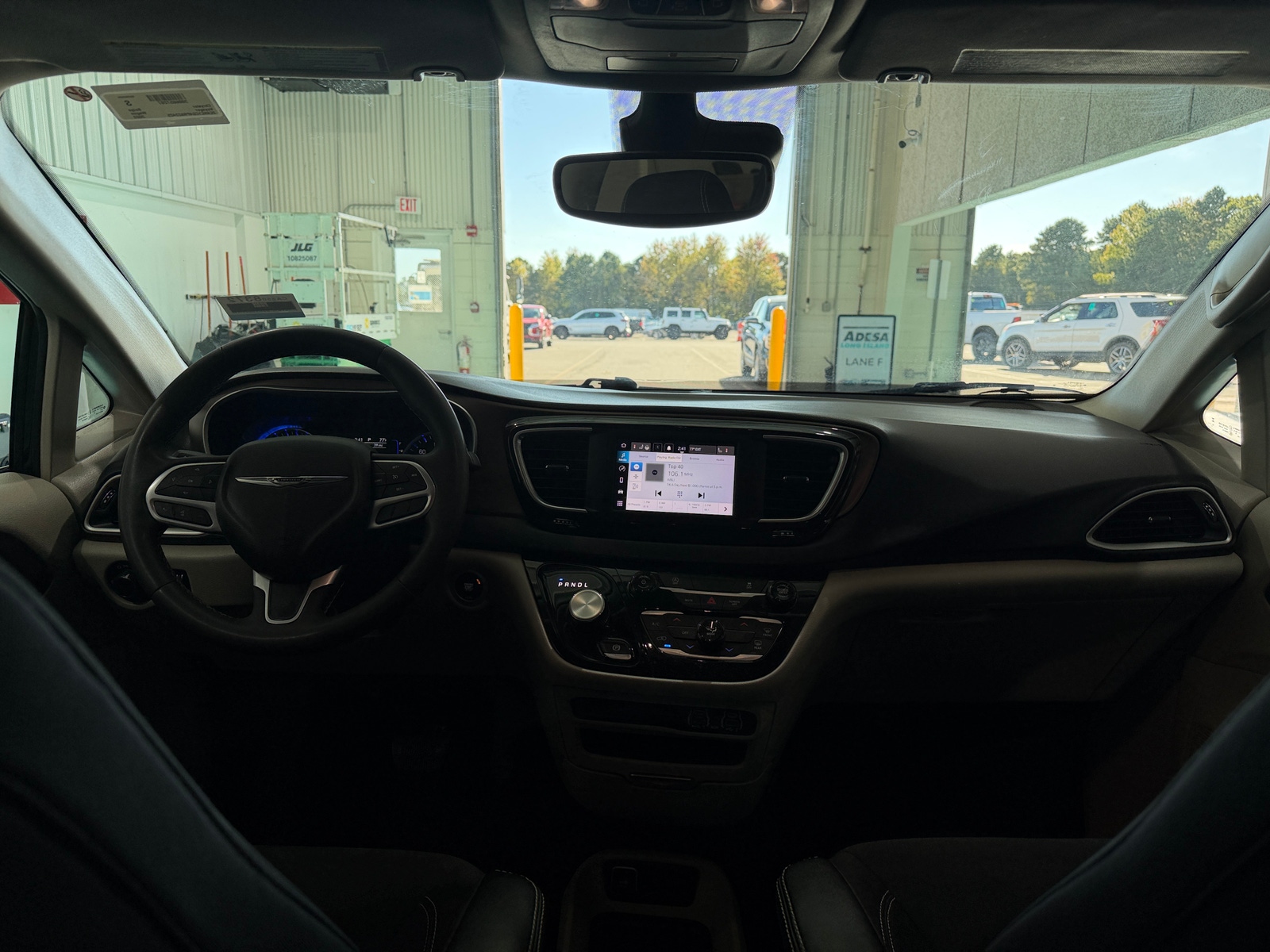 Thumbnail: 2023 Chrysler Voyager - 3