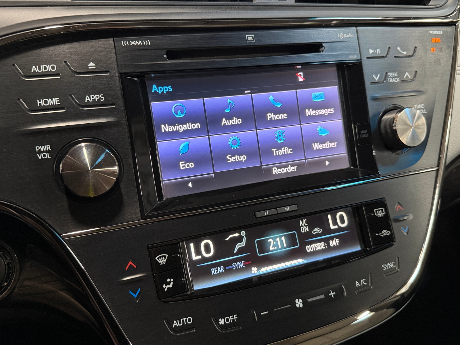 Thumbnail: 2015 Toyota Avalon - 3