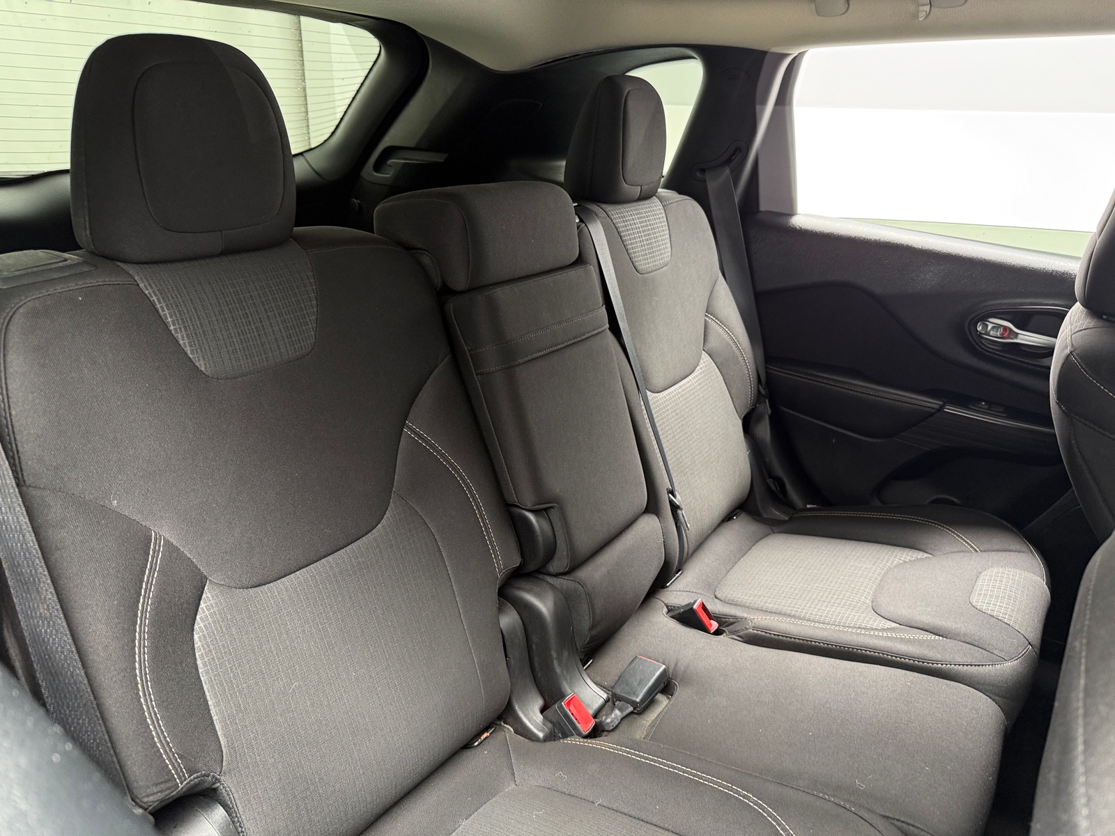 Thumbnail: 2015 Jeep Cherokee - 6