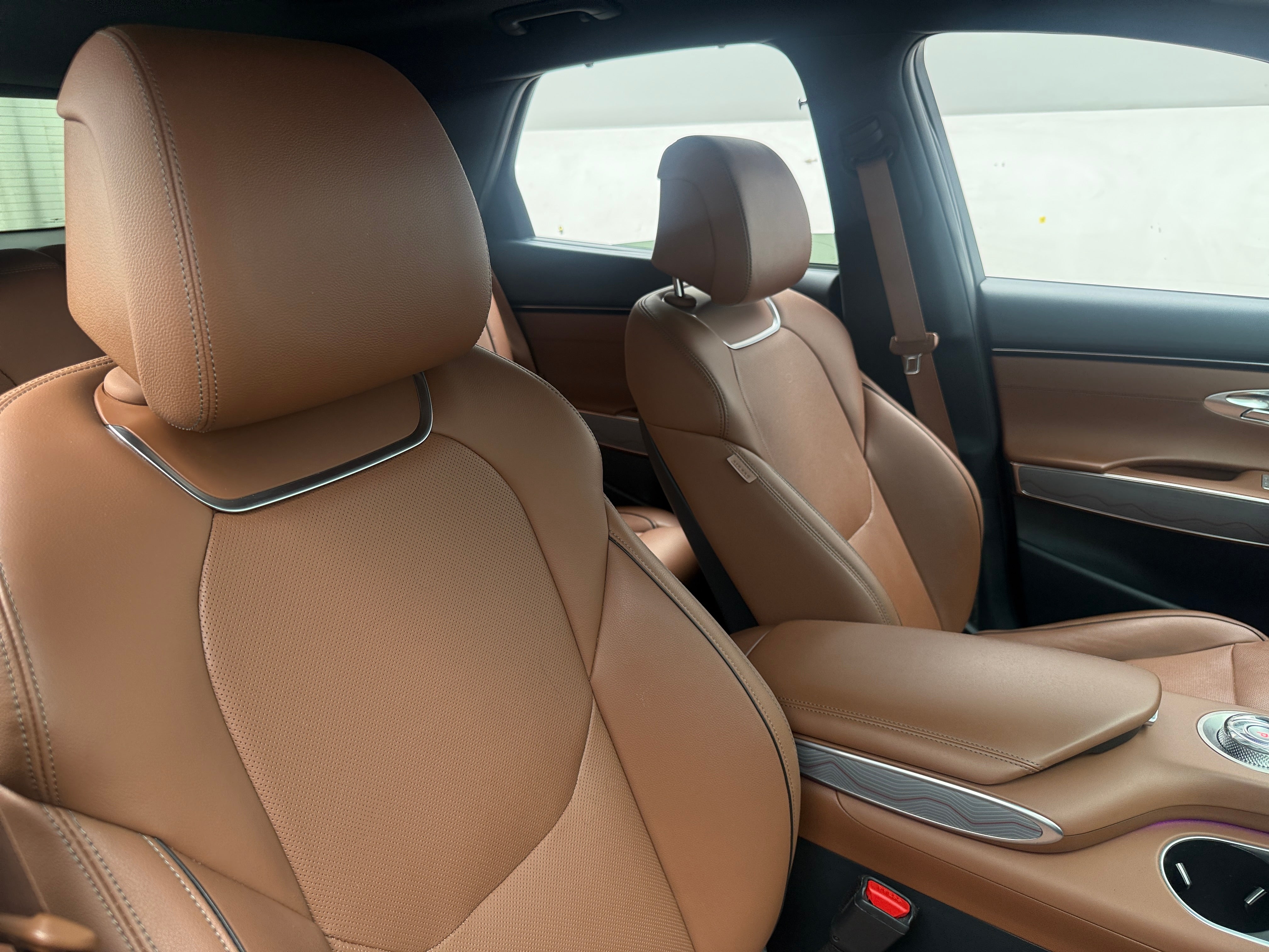 2023 GENESIS GV70