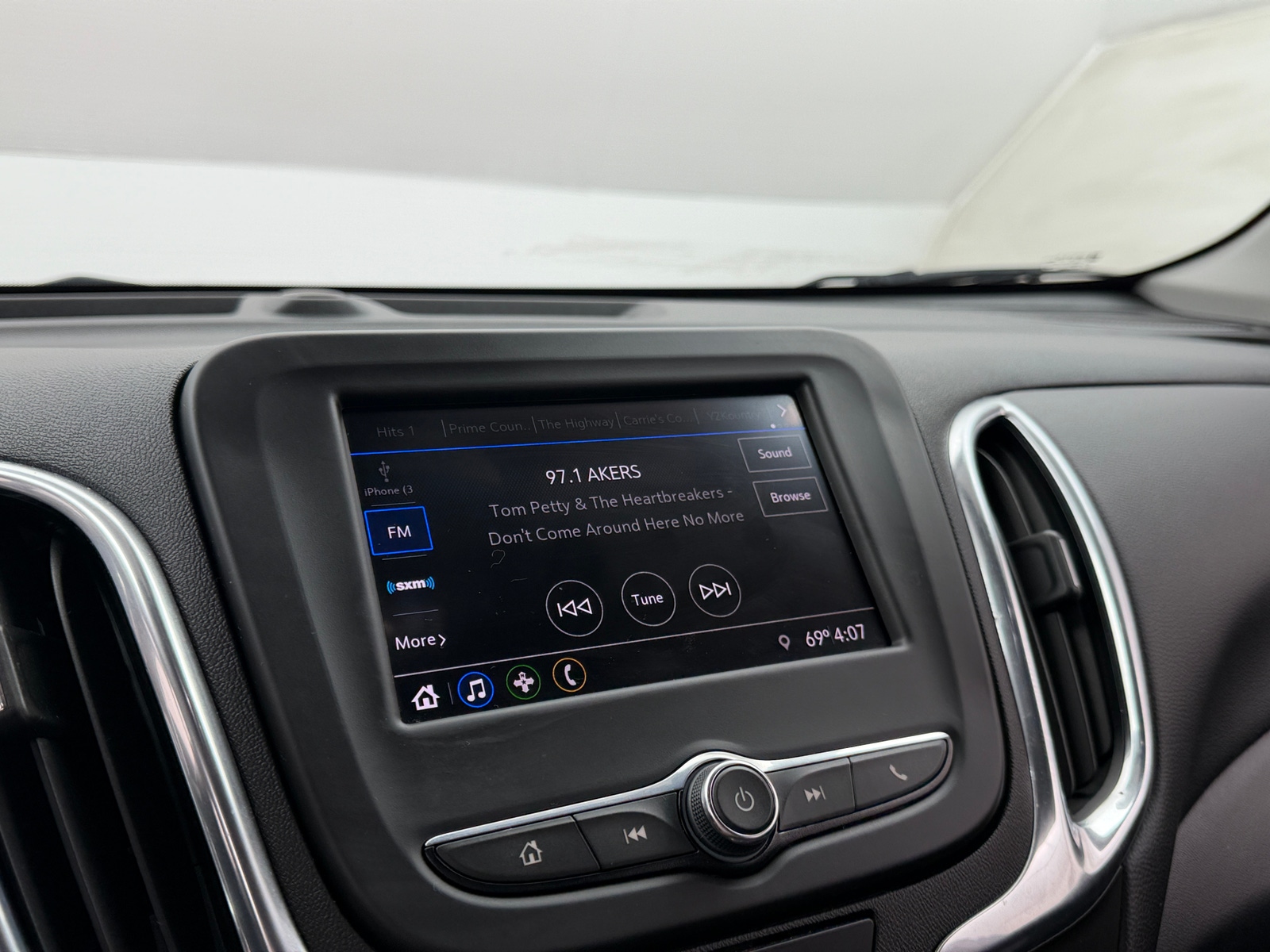 Thumbnail: 2021 Chevrolet Equinox - 4