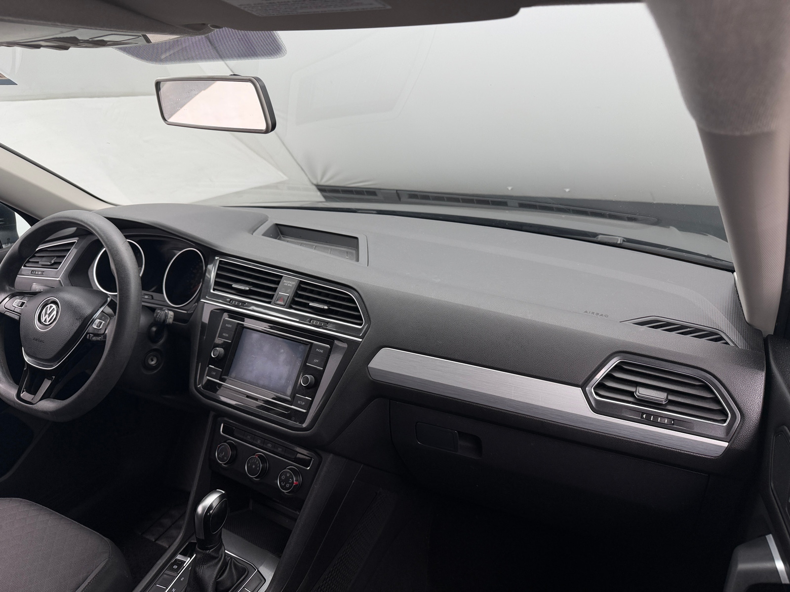 Thumbnail: 2018 Volkswagen Tiguan - 3