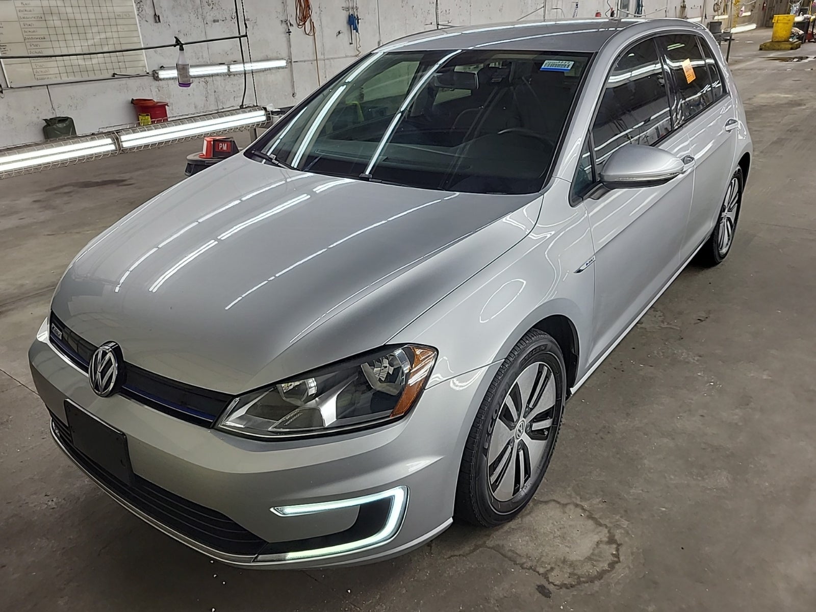 2016 Volkswagen E-Golf SE