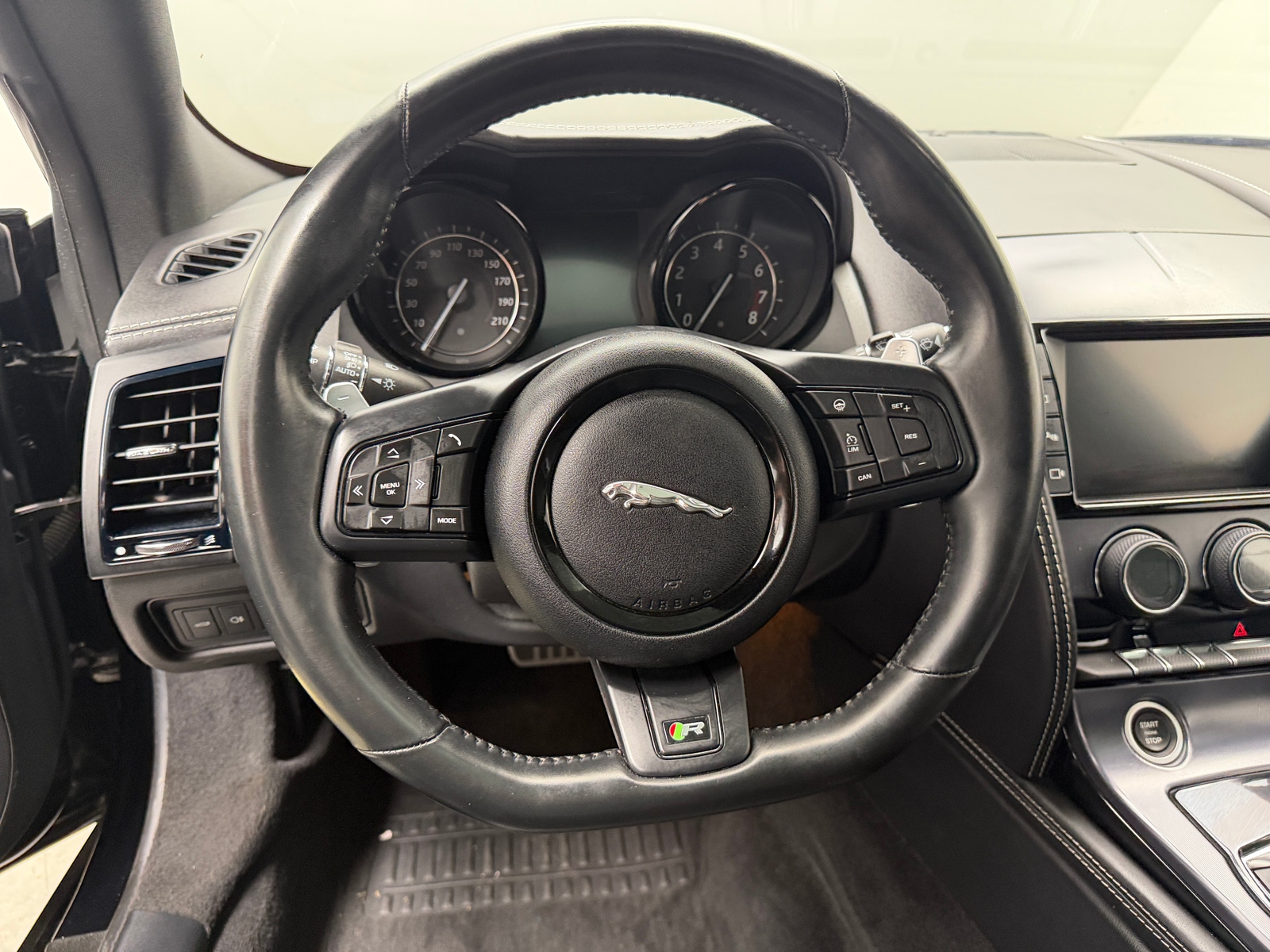 Thumbnail: 2018 Jaguar F-Type - 4