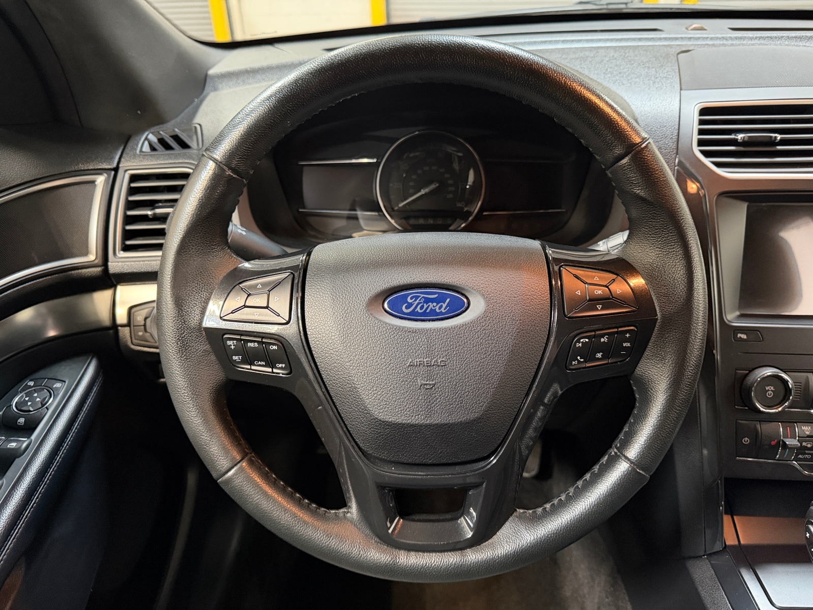 Thumbnail: 2018 Ford Explorer - 4