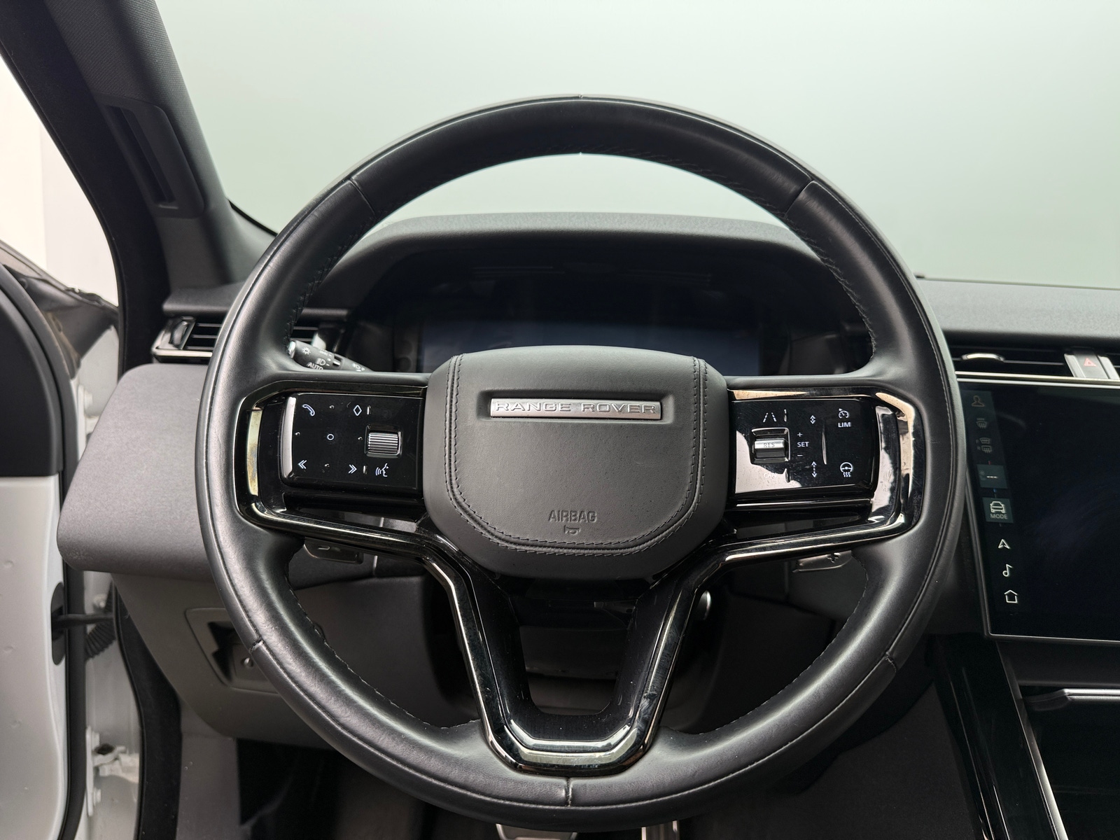 Thumbnail: 2024 Land Rover Range Rover Velar - 4