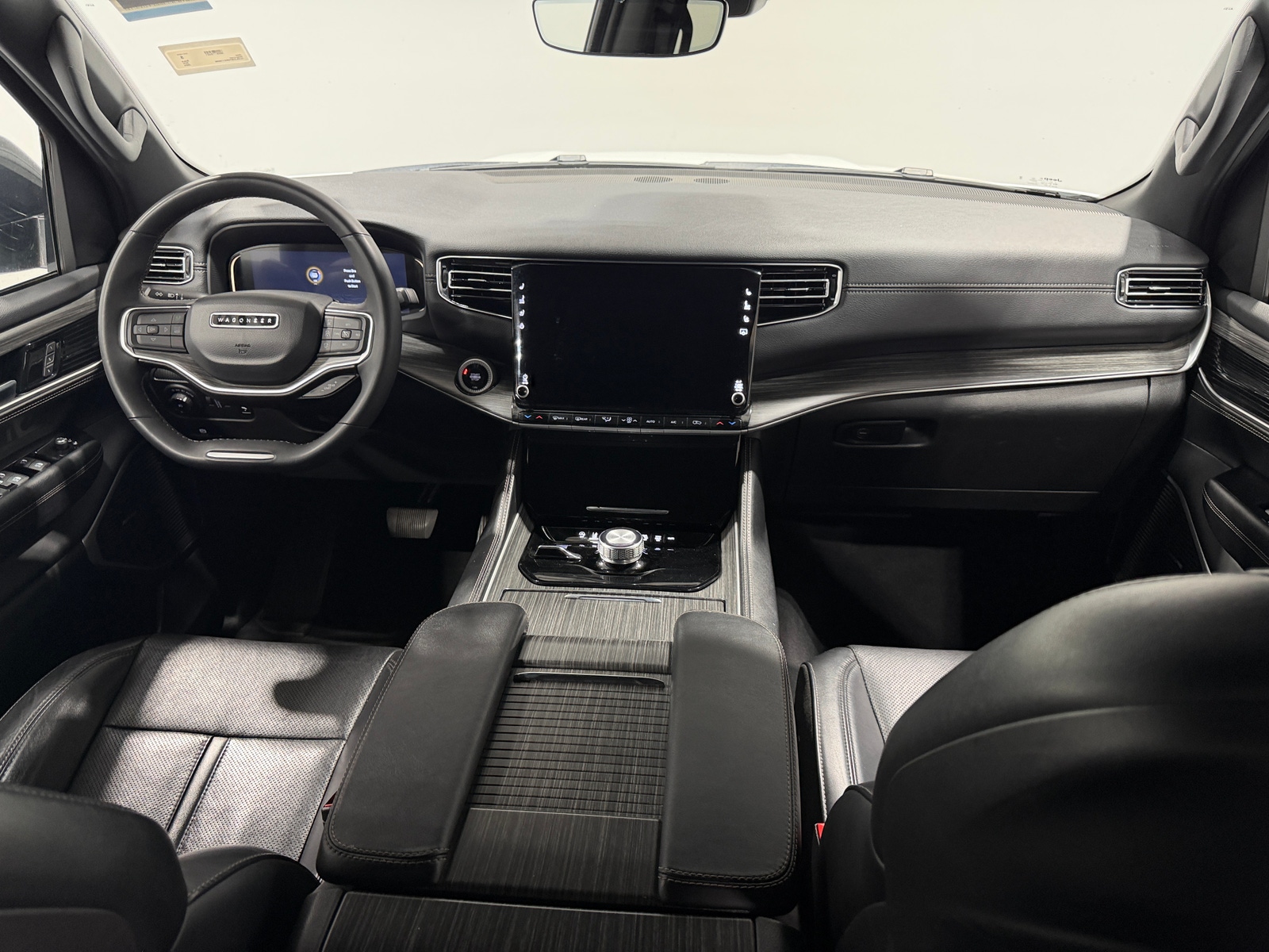 Thumbnail: 2024 Jeep Wagoneer - 2