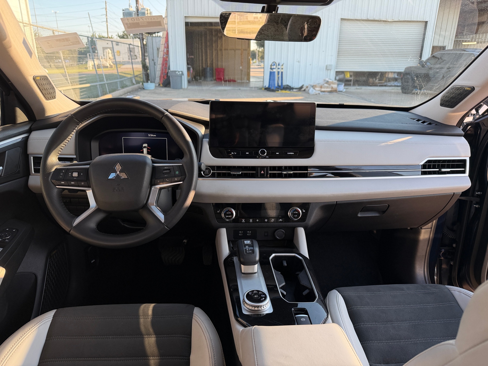 Thumbnail: 2025 Mitsubishi Outlander - 2