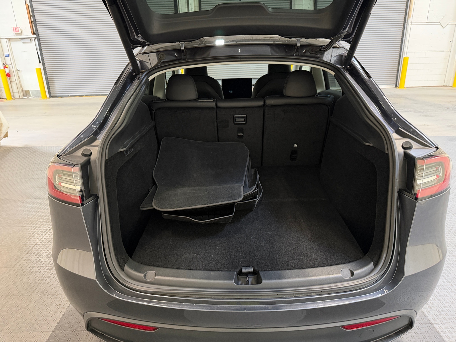 Thumbnail: 2023 Tesla Model Y - 6