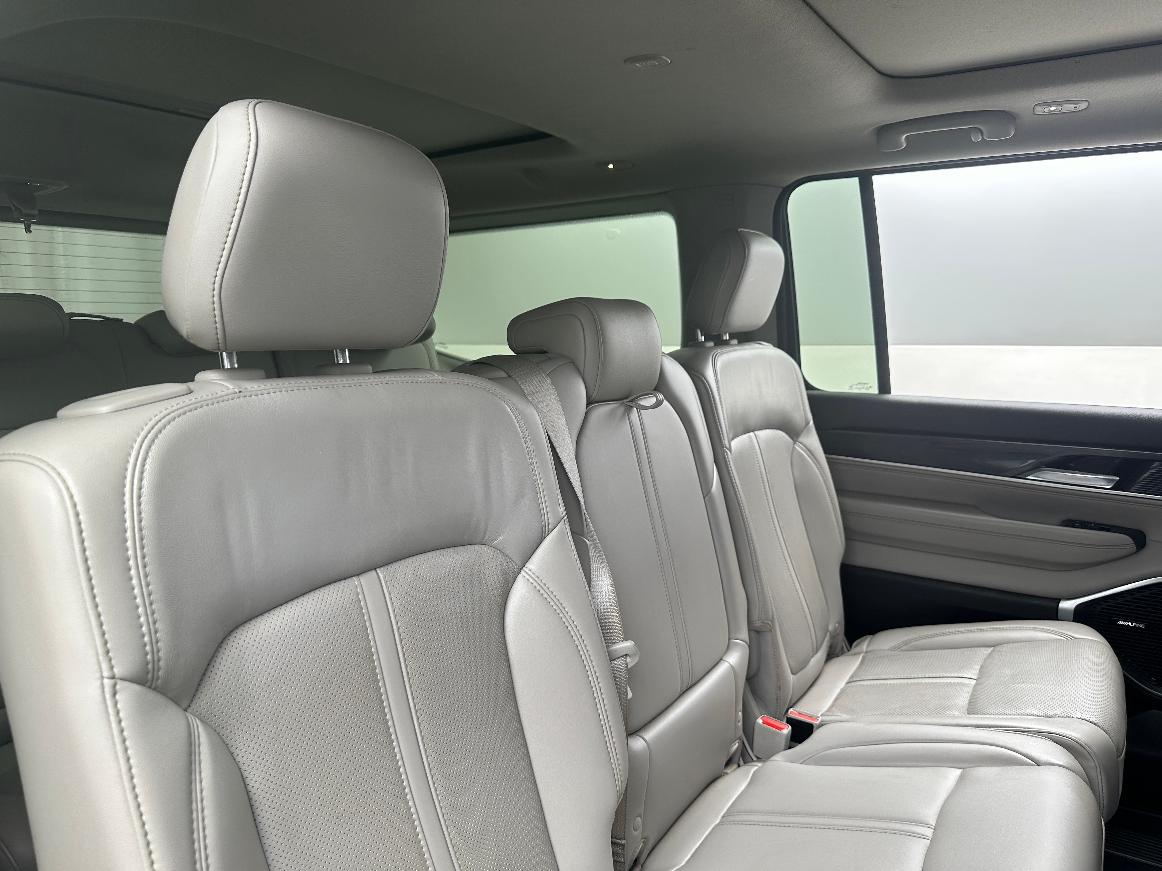 2022 Jeep Wagoneer
