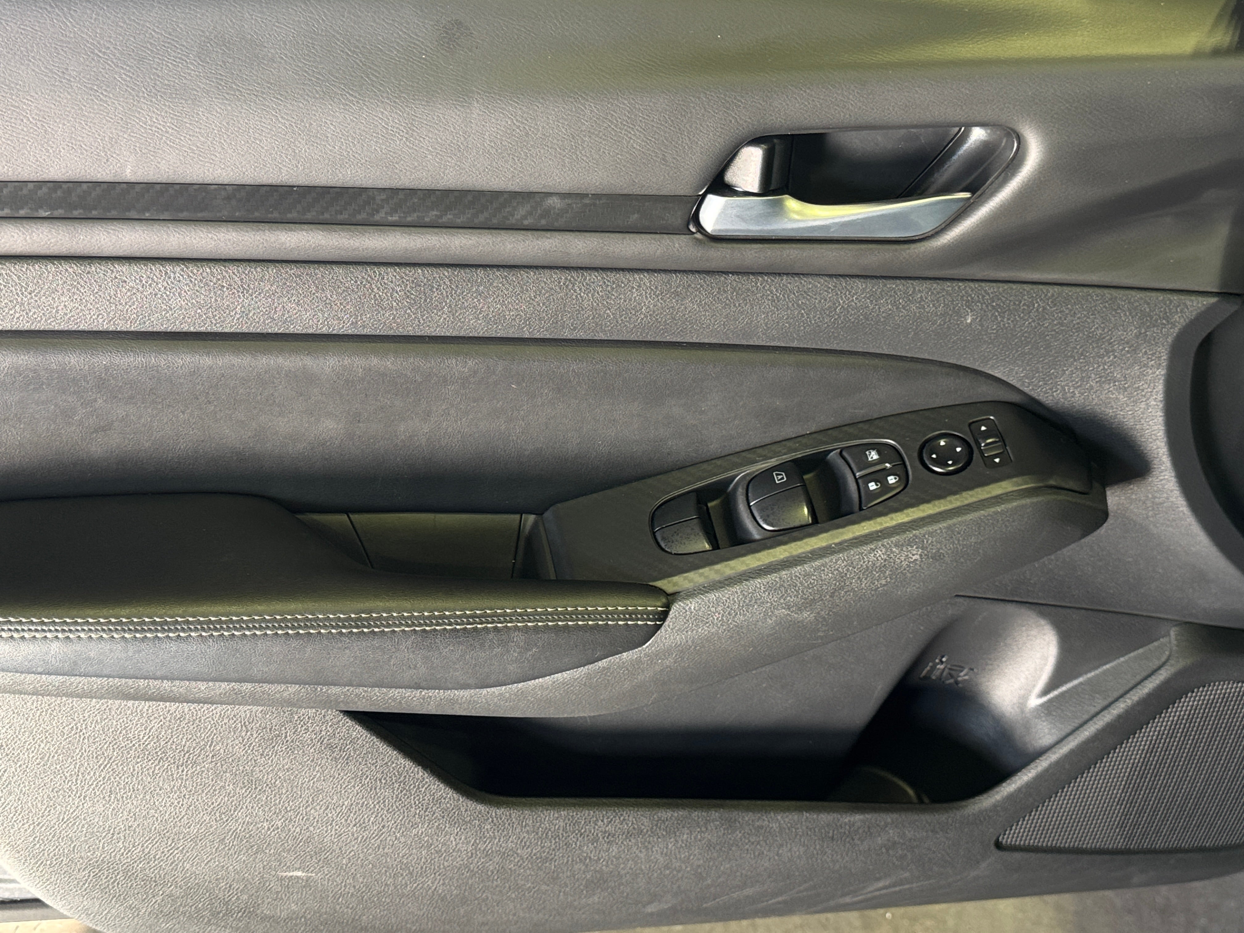 2025 Nissan Altima SV - Photo 8