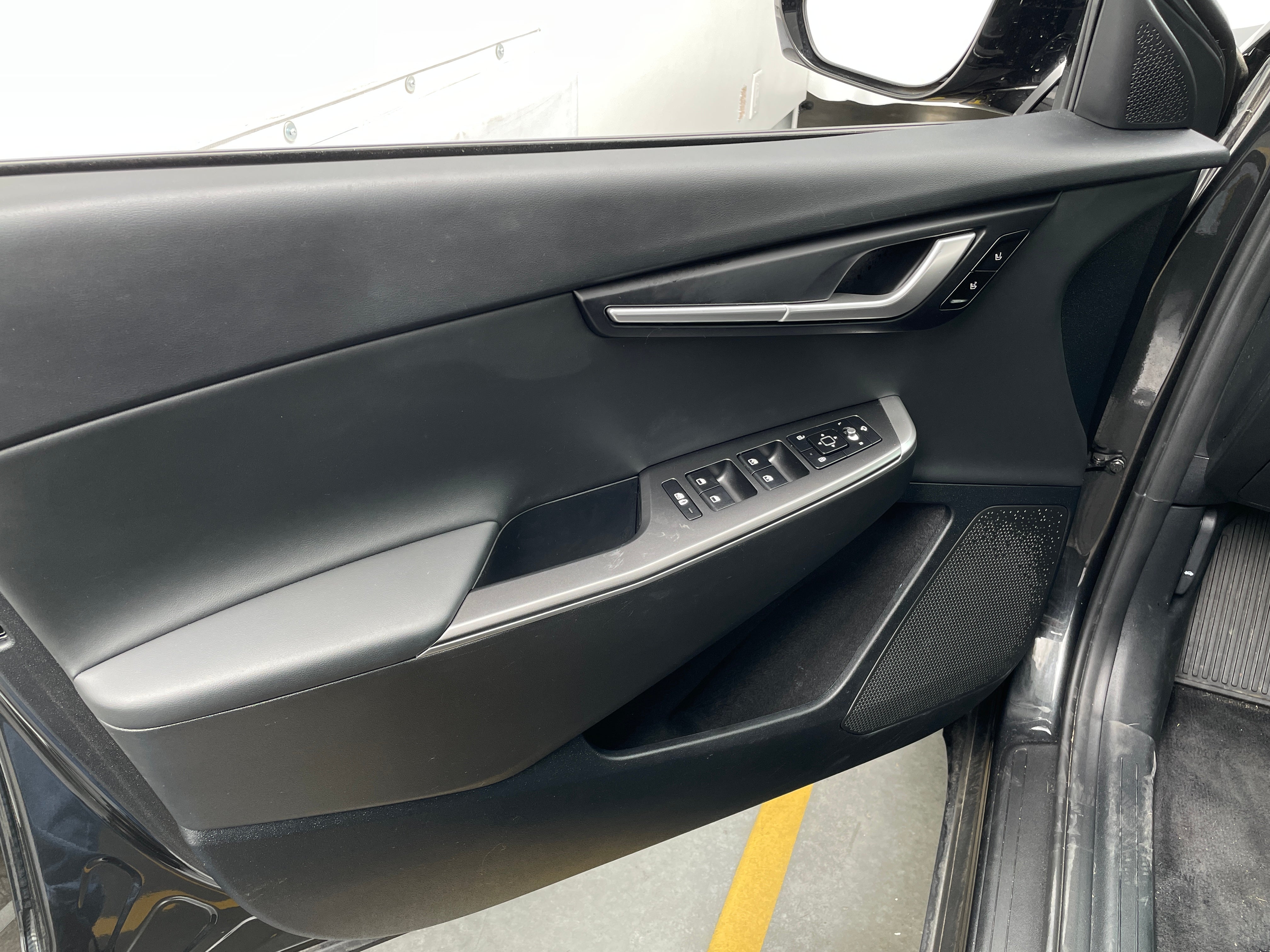 Used 2024 Kia EV6 Light L/R with VIN KNDC3DLC9R5183626 for sale in Auburn, WA