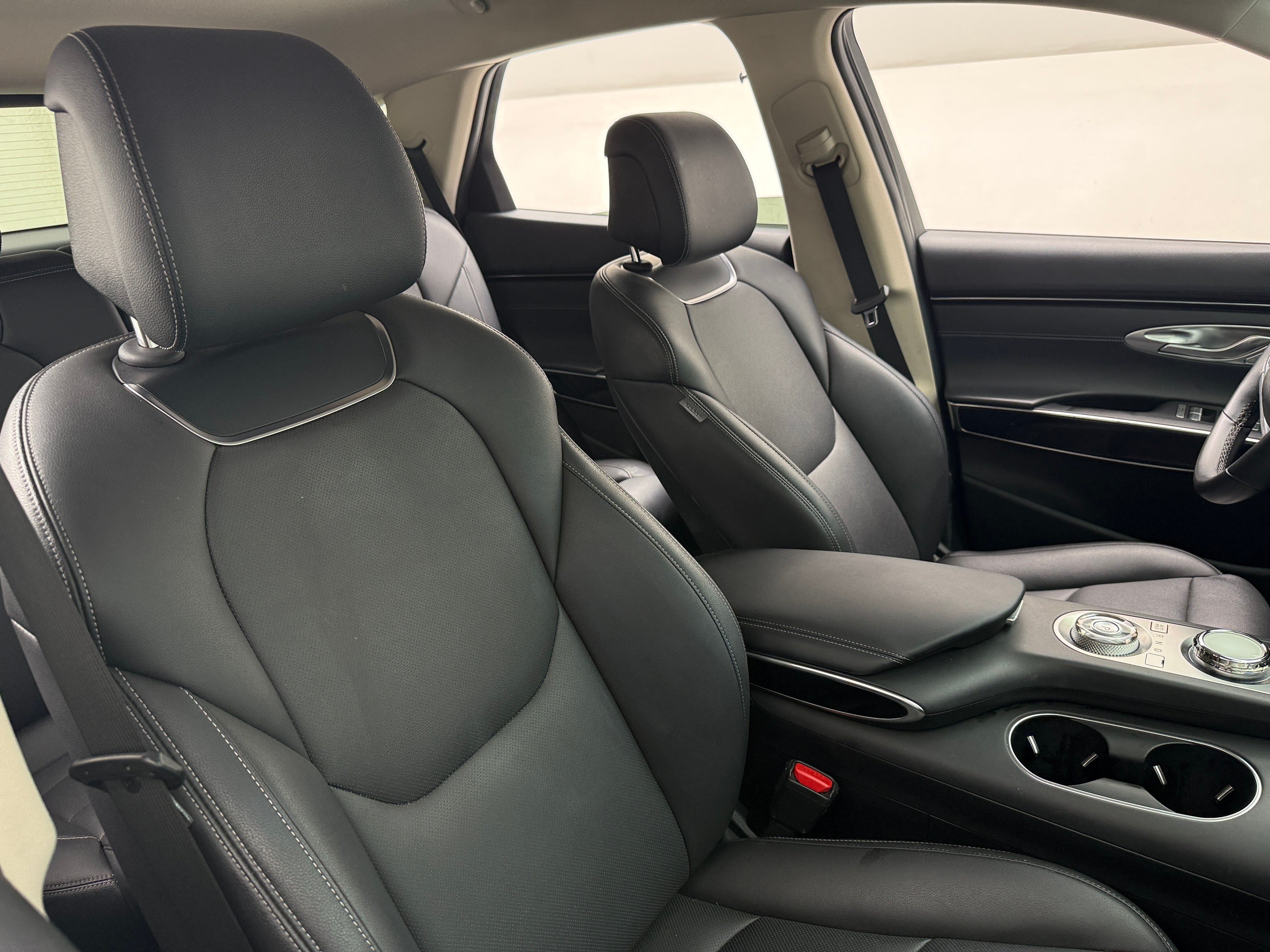 2025 GENESIS GV70