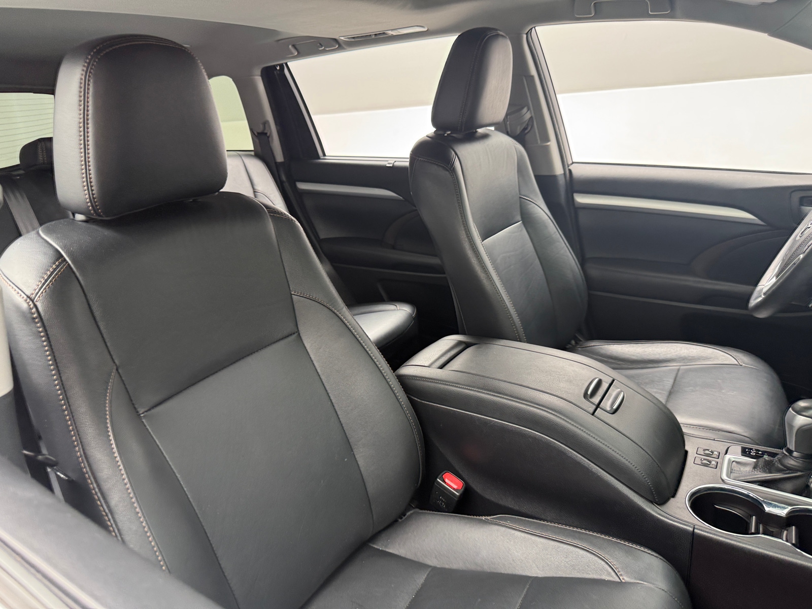 Thumbnail: 2018 Toyota Highlander - 2