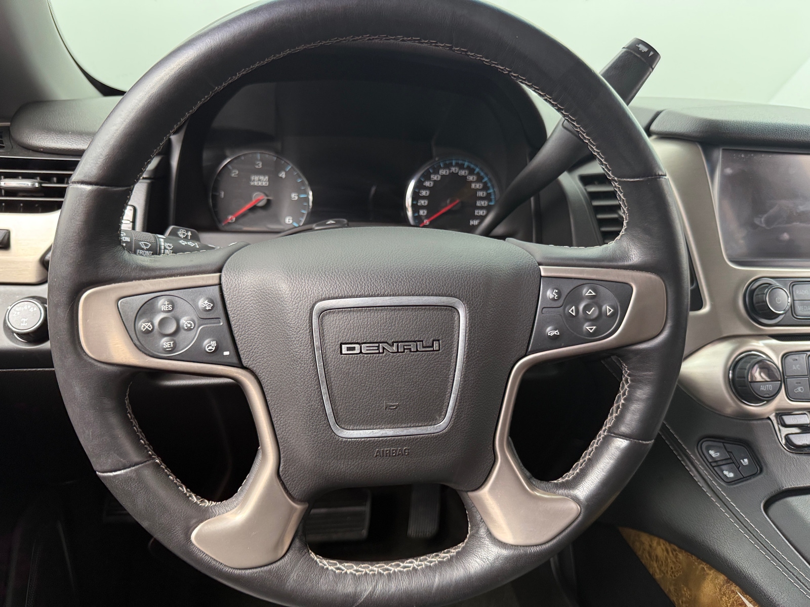 Thumbnail: 2017 GMC Yukon - 4