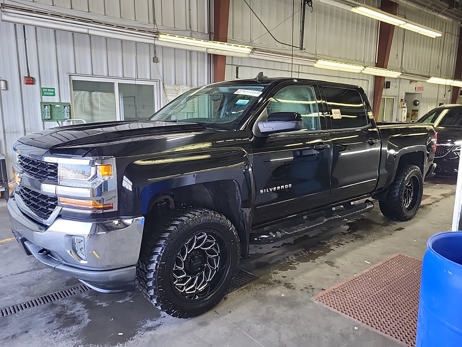 2017 Chevrolet Silverado 1500 4WD Crew Cab 143.5" LT W/1lt