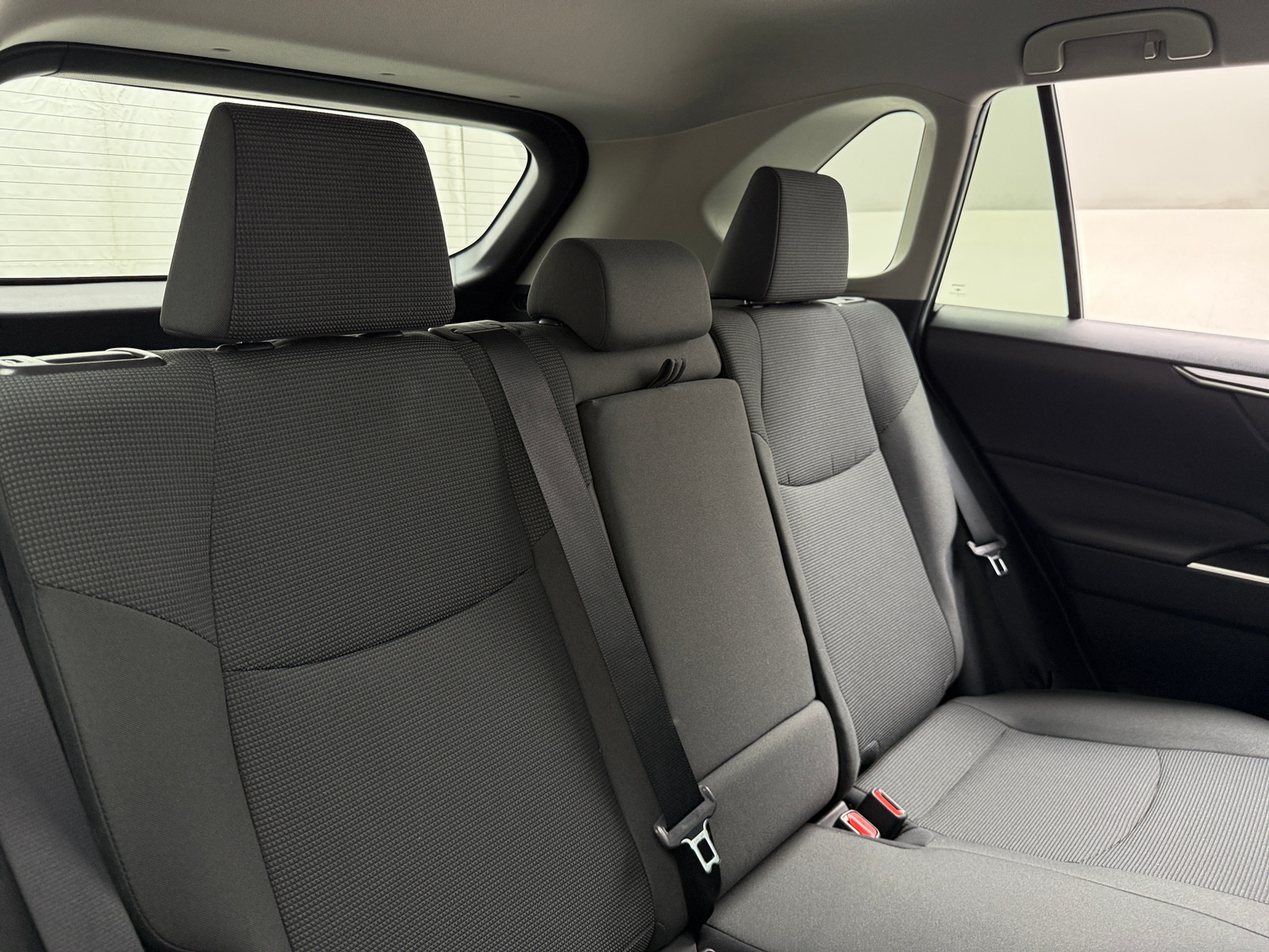 Thumbnail: 2021 Toyota RAV4 - 6