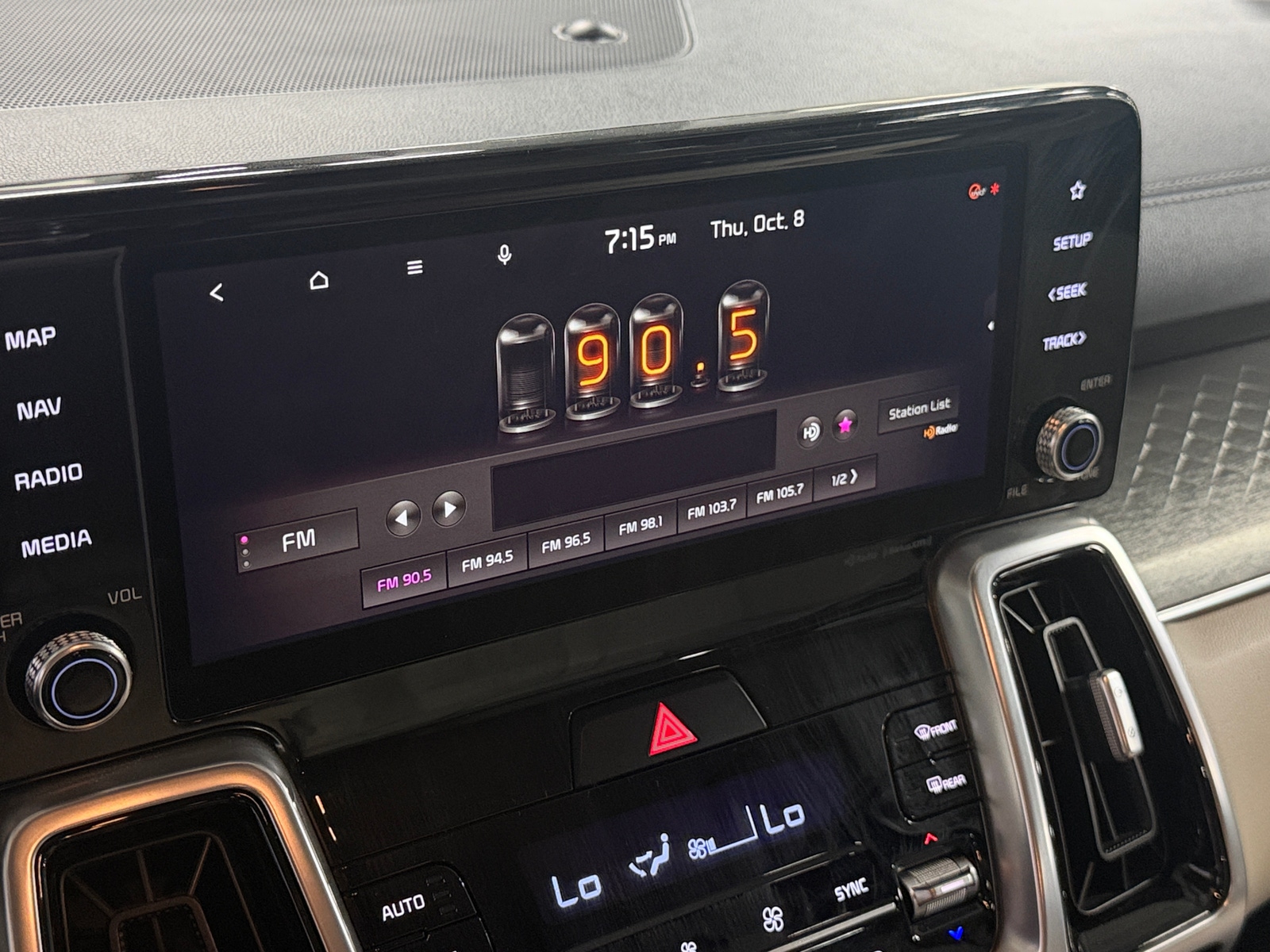 Thumbnail: 2022 Kia Sorento - 3