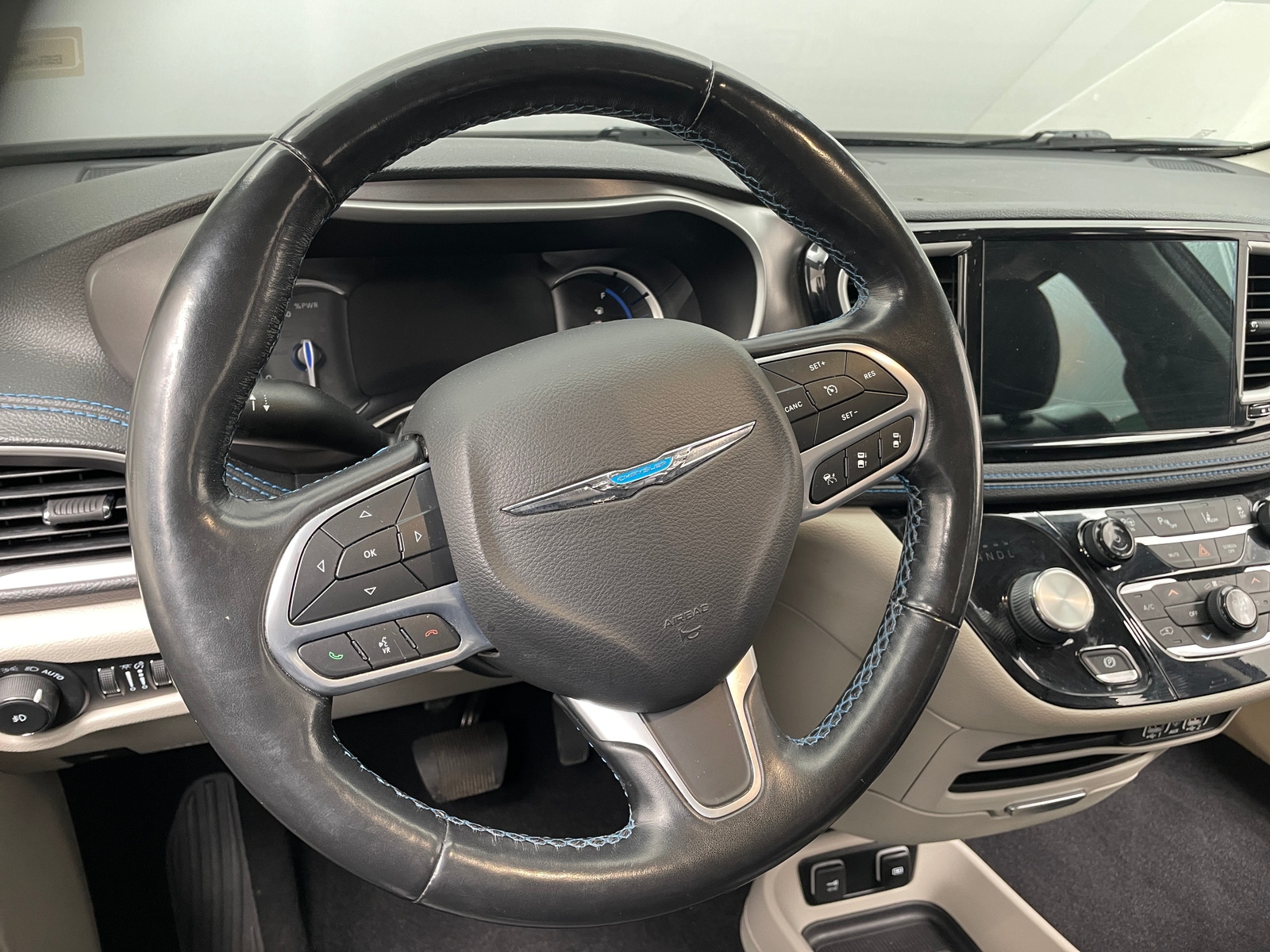 Thumbnail: 2021 Chrysler Pacifica - 4