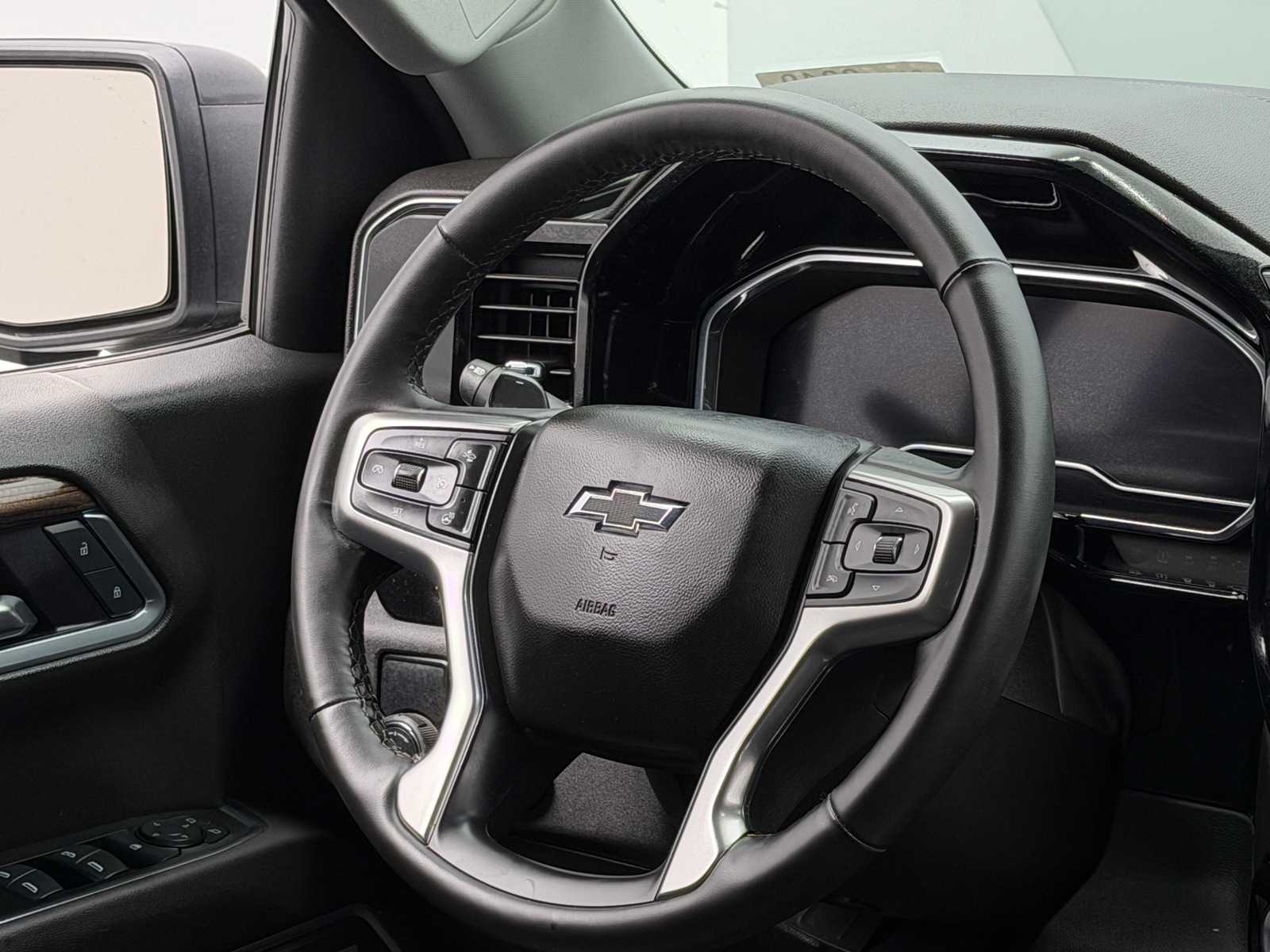 Thumbnail: 2025 Chevrolet Silverado 1500 - 4