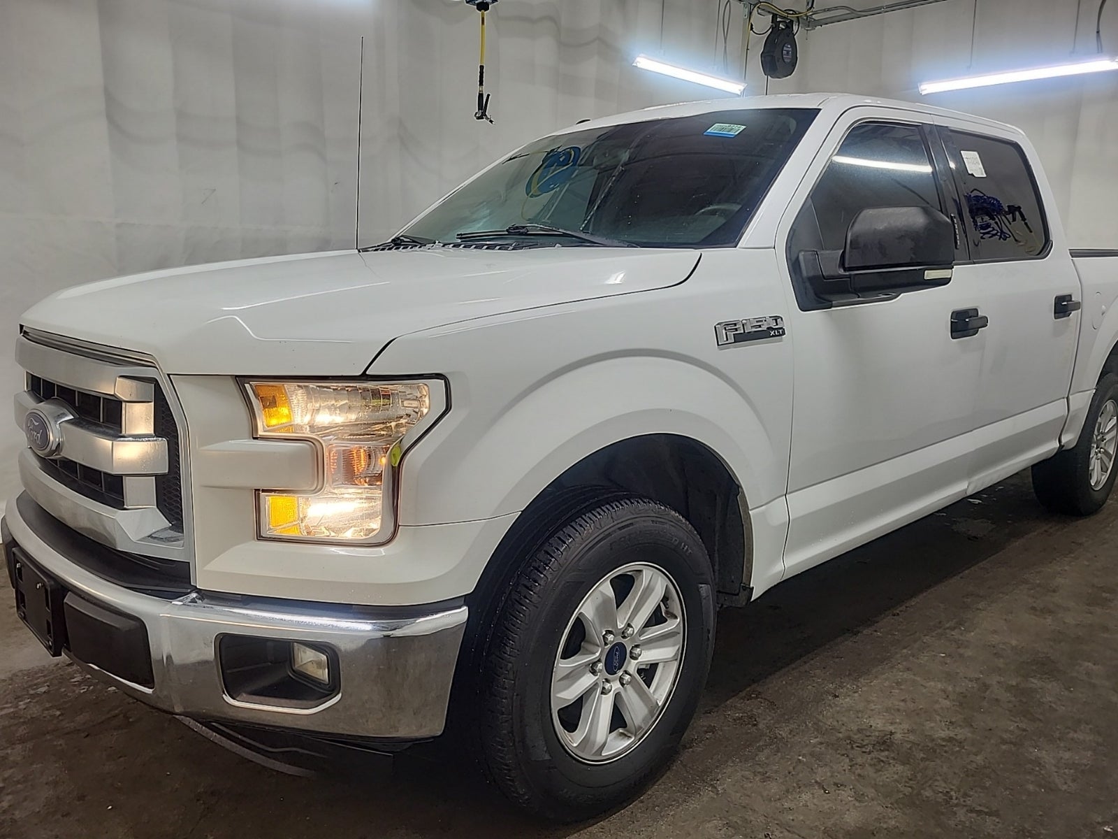 2016 Ford F-150 2WD Supercrew 145" XLT