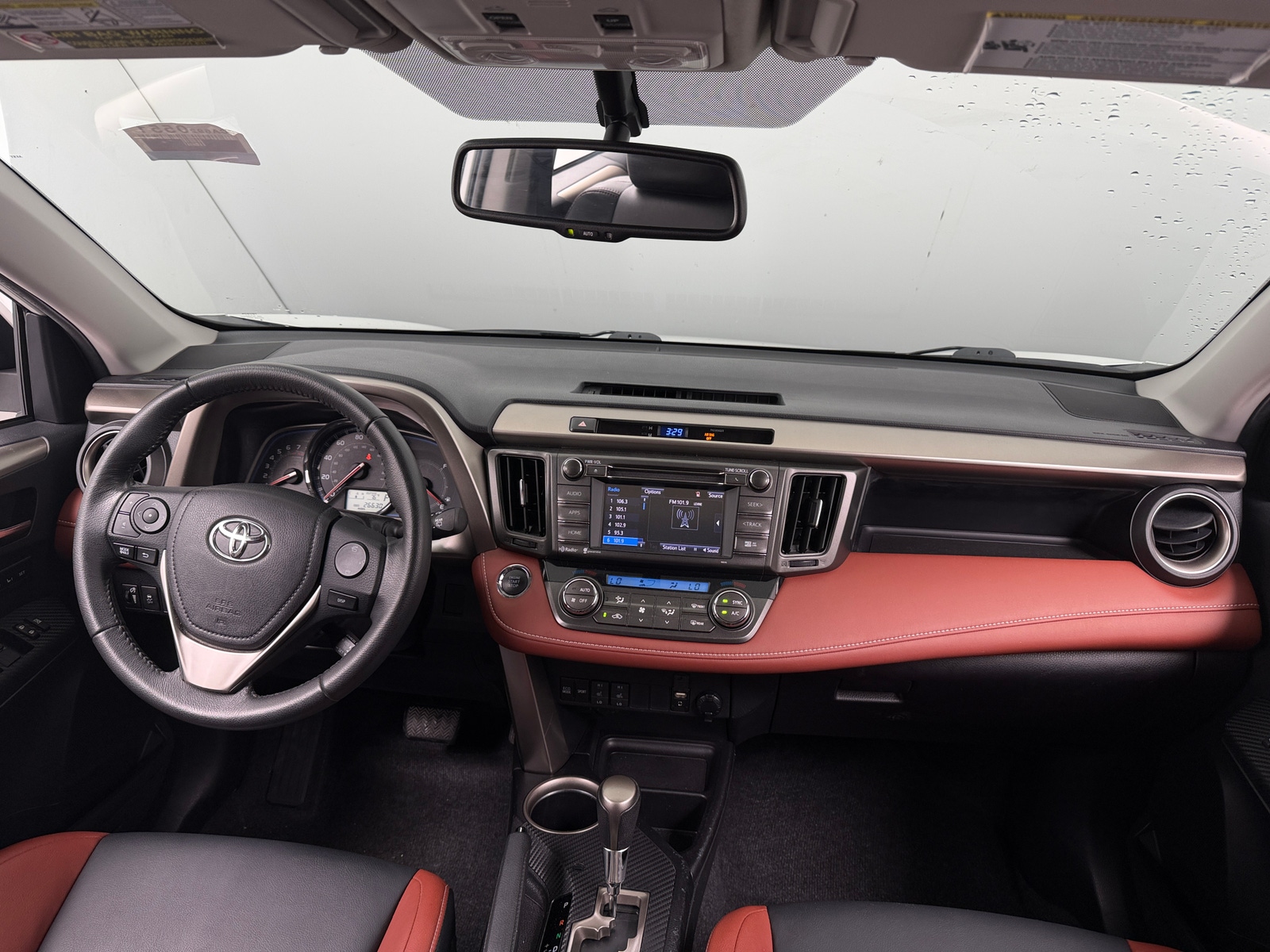 Thumbnail: 2015 Toyota RAV4 - 3