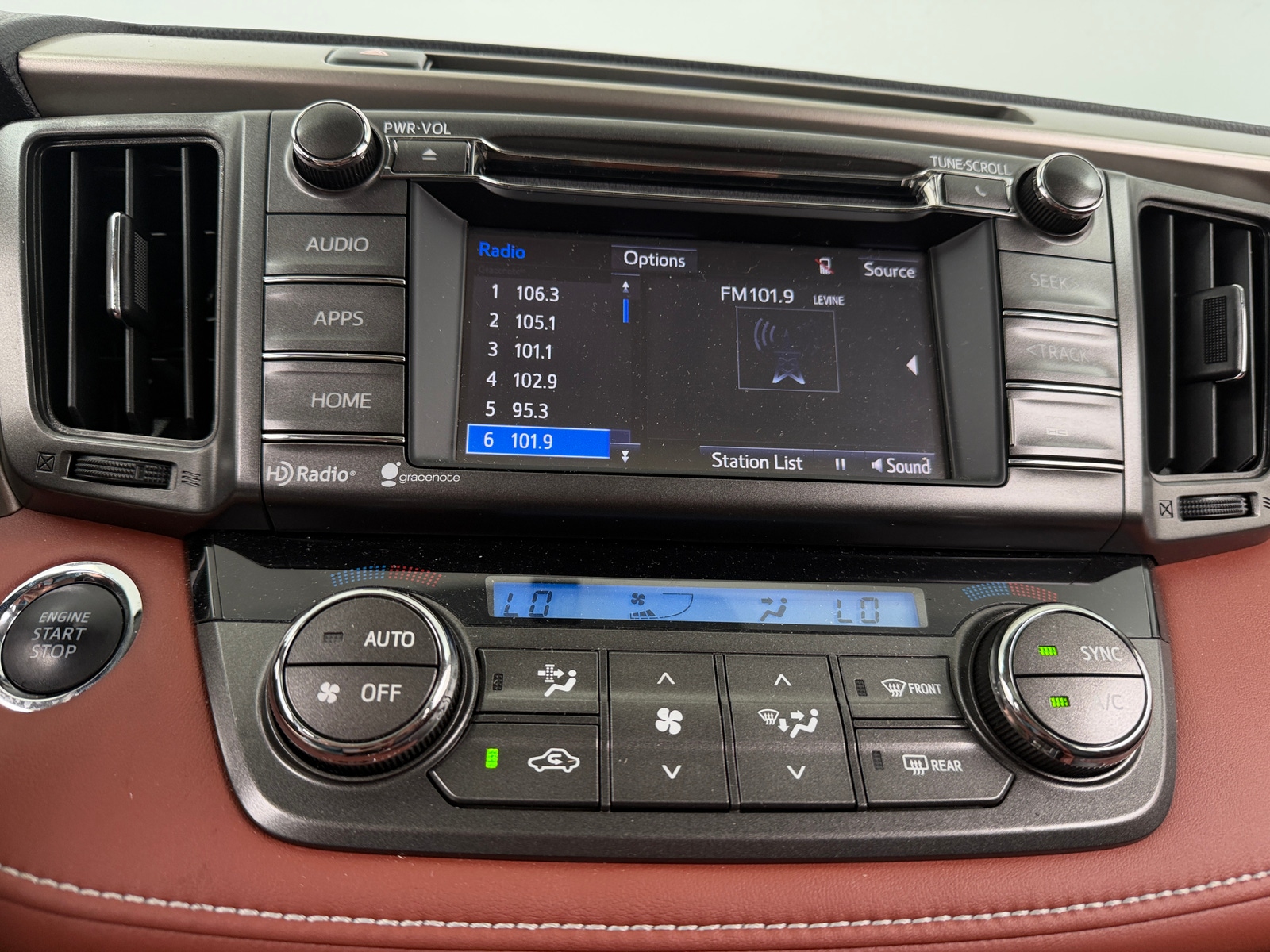 Thumbnail: 2015 Toyota RAV4 - 4