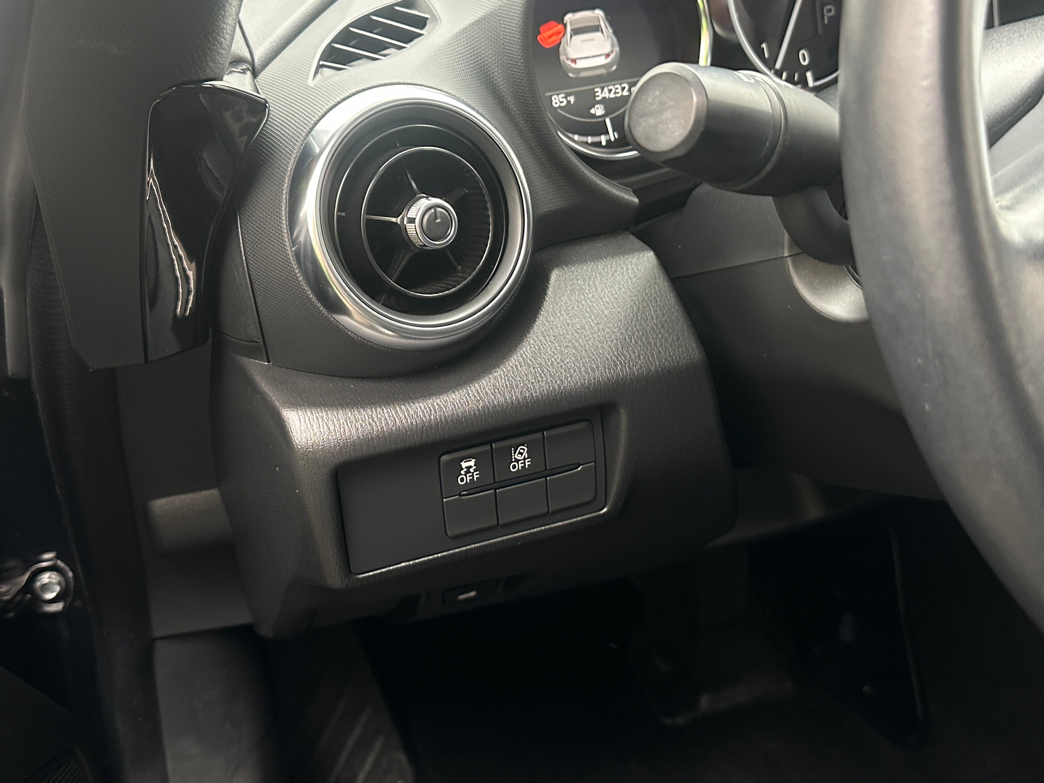 JM1NDAM7XP0550842